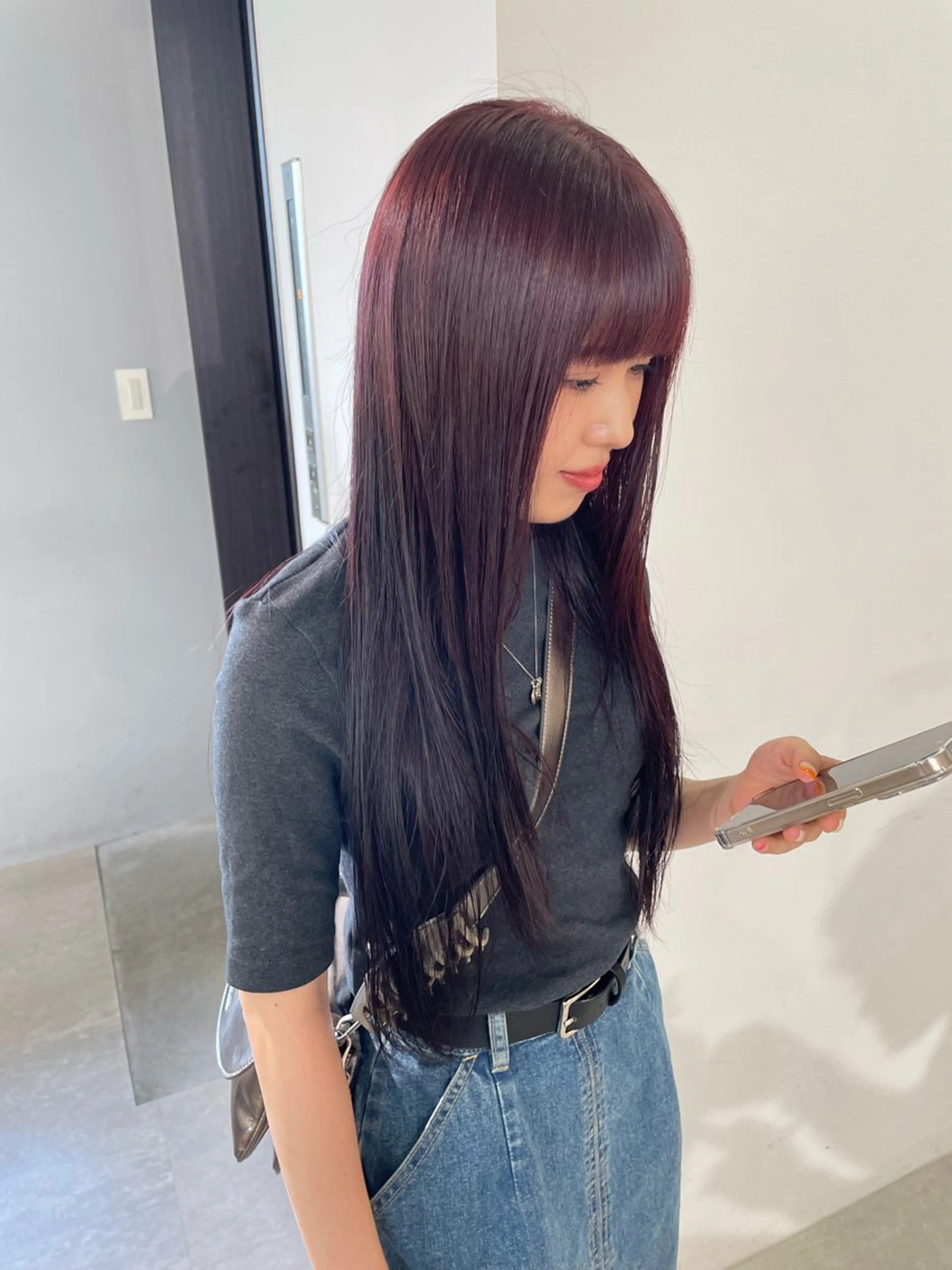 ロング カラー ボルドーカラー ブラウンカラー カシス ラベンダーカラー ピンクカラー ヘアカラー トリートメント MIU/ルーツカラー ボブ/顔周りレイヤーのヘアスタイル