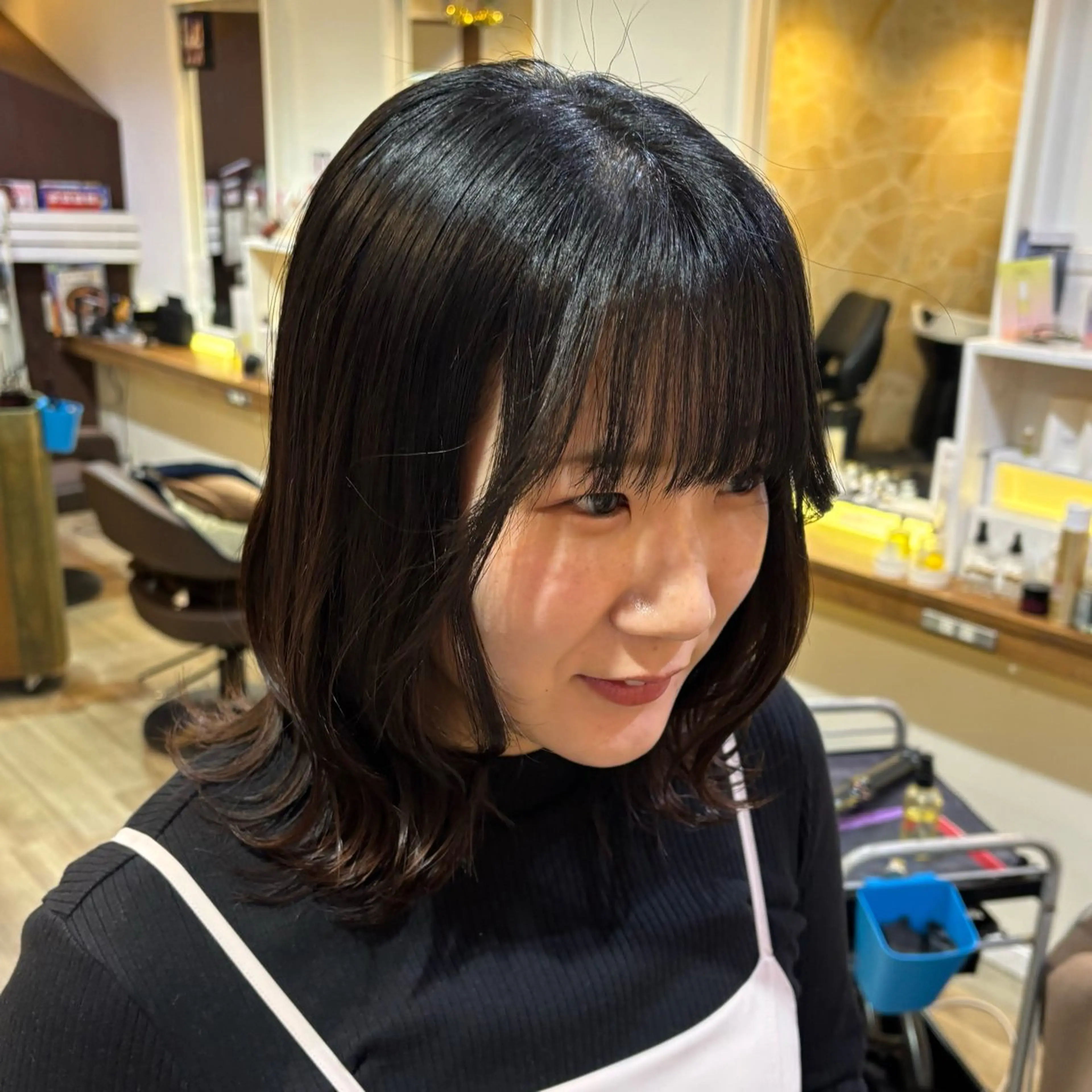 ミディアム 顔周りカット おくれ毛 トリートメント カット ヘアセット 🖤🎀ハイトーン/ エク/夕月🎀🖤のヘアスタイル