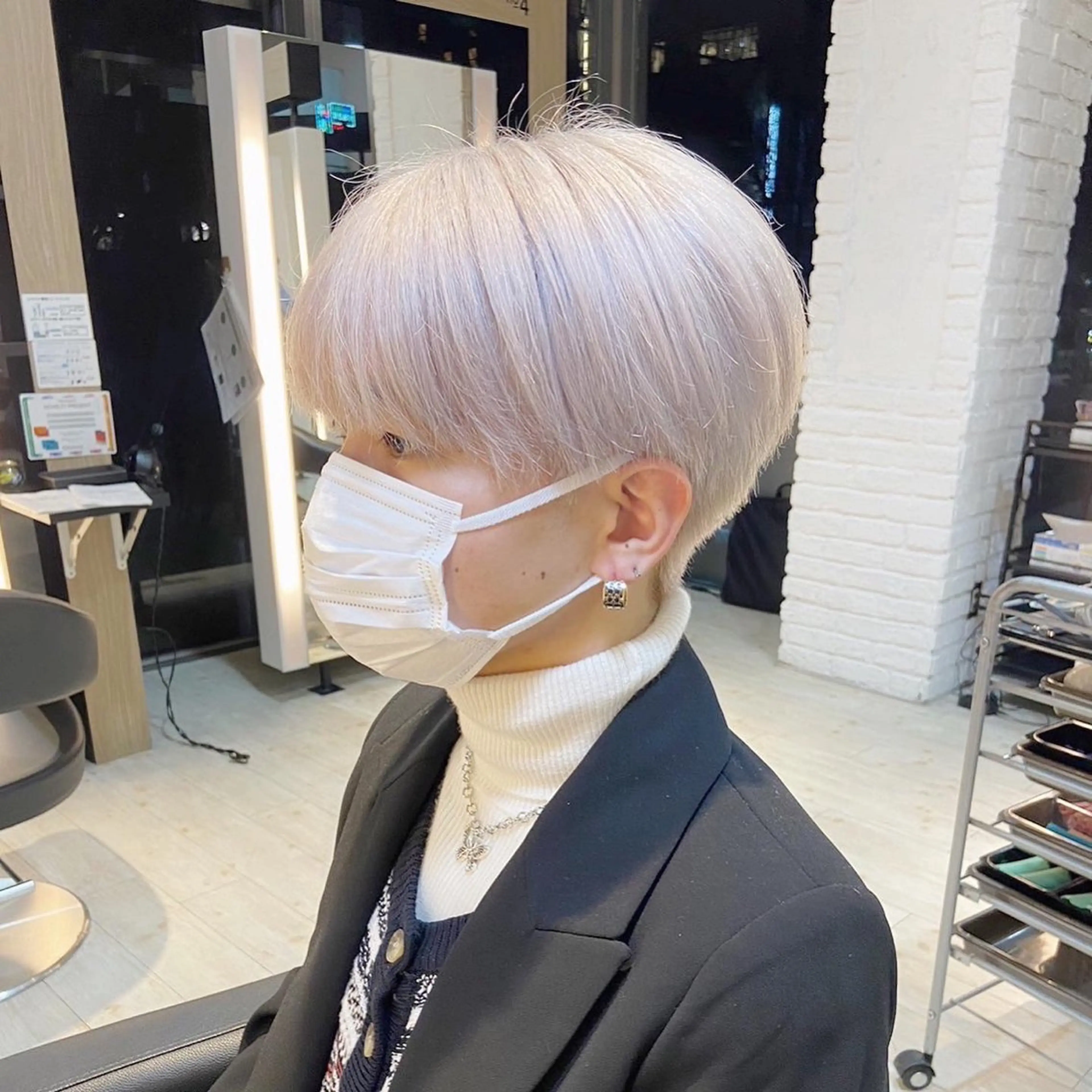 ショート カラー メンズ メンズブリーチ マッシュウルフ マッシュ メンズパーマ メンズツイストパーマ ヘアカラー 柿原啓登【メンズパー マ/ハイトーン】のヘアスタイル