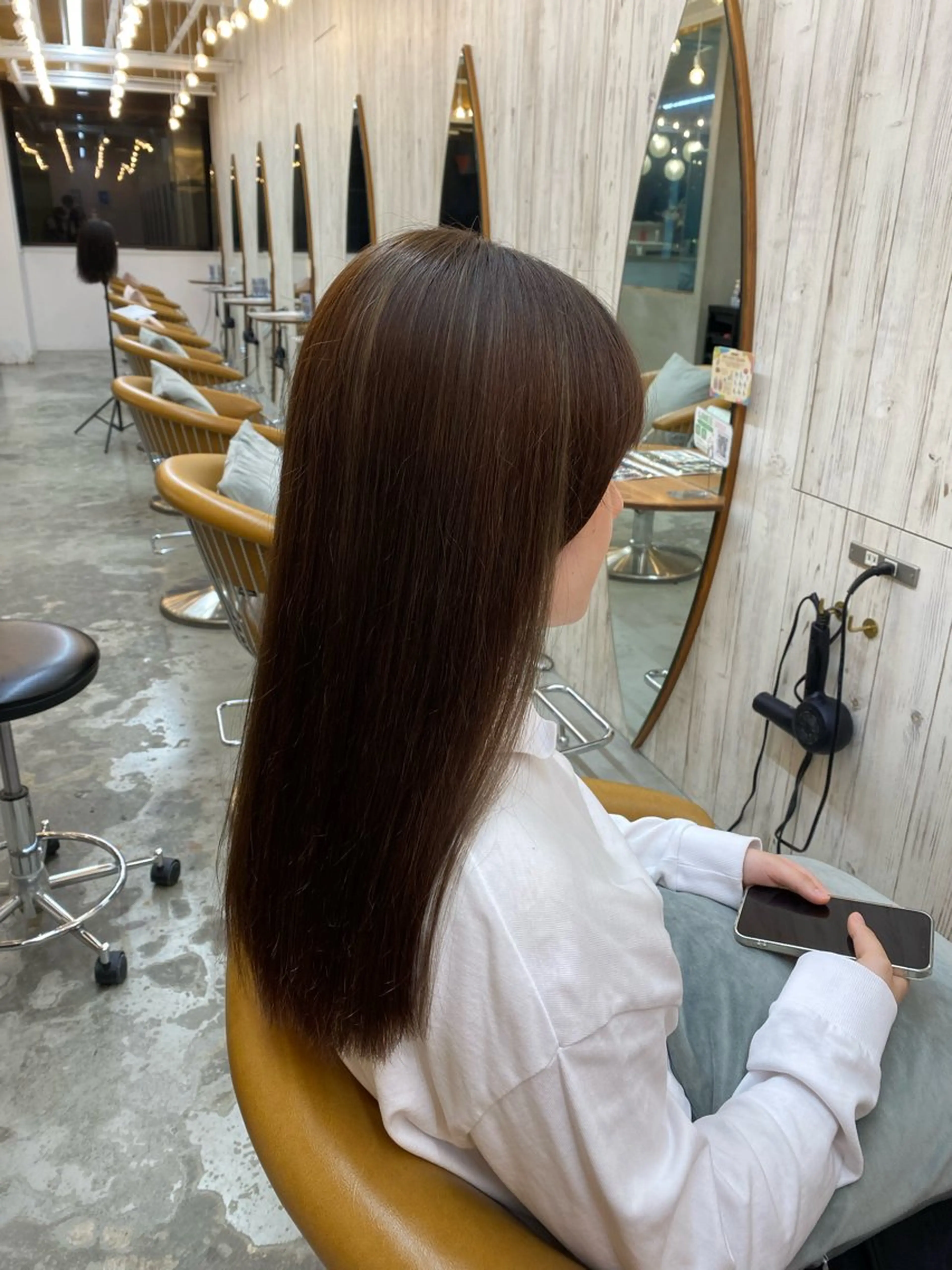 カラー Lond　Chloe所属・りな🌱ショート ☀️レイヤーのヘアスタイル