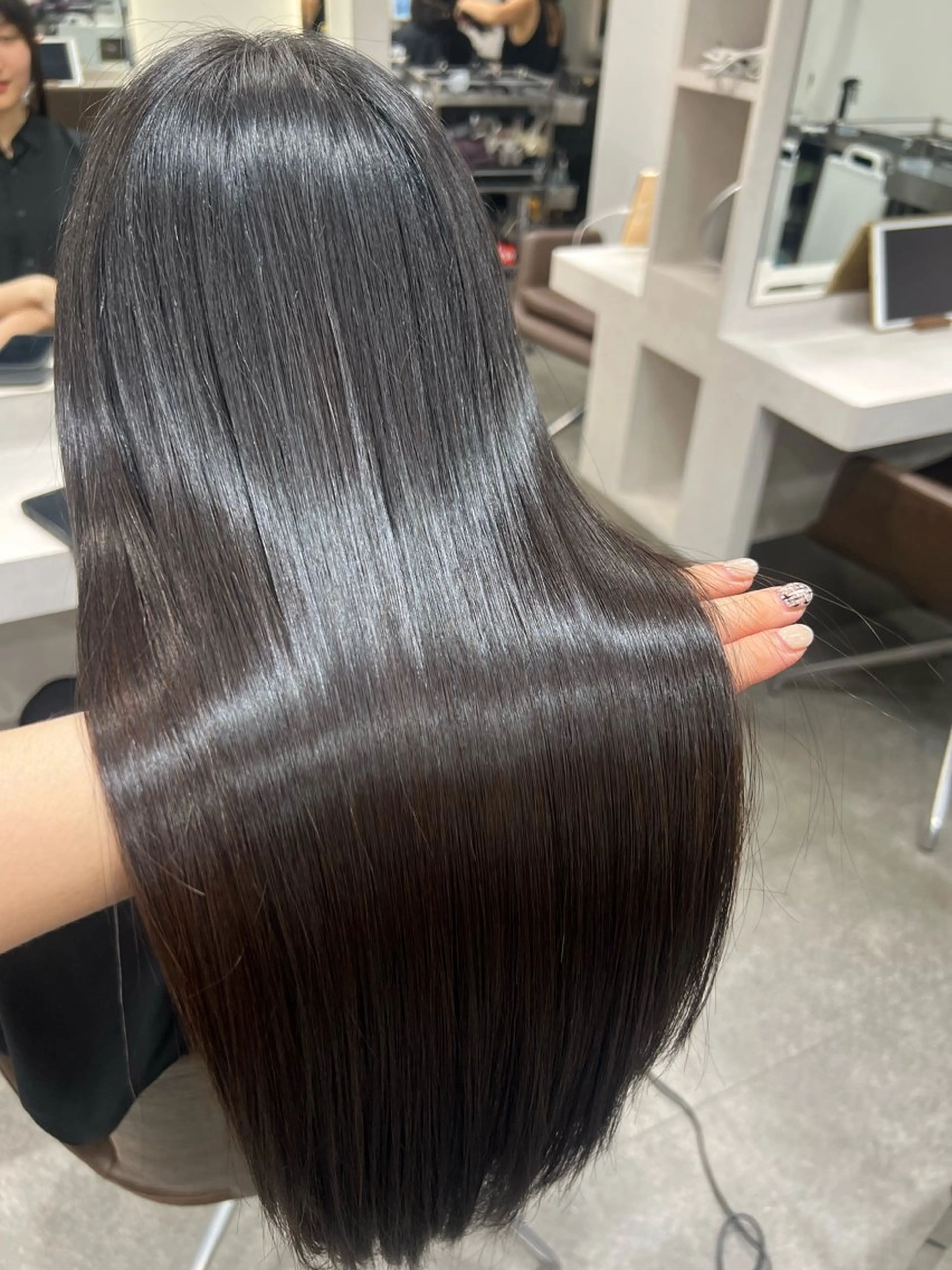 ロング 韓国ヘア|シアーカラ |艶カラー|アカリのヘアスタイル