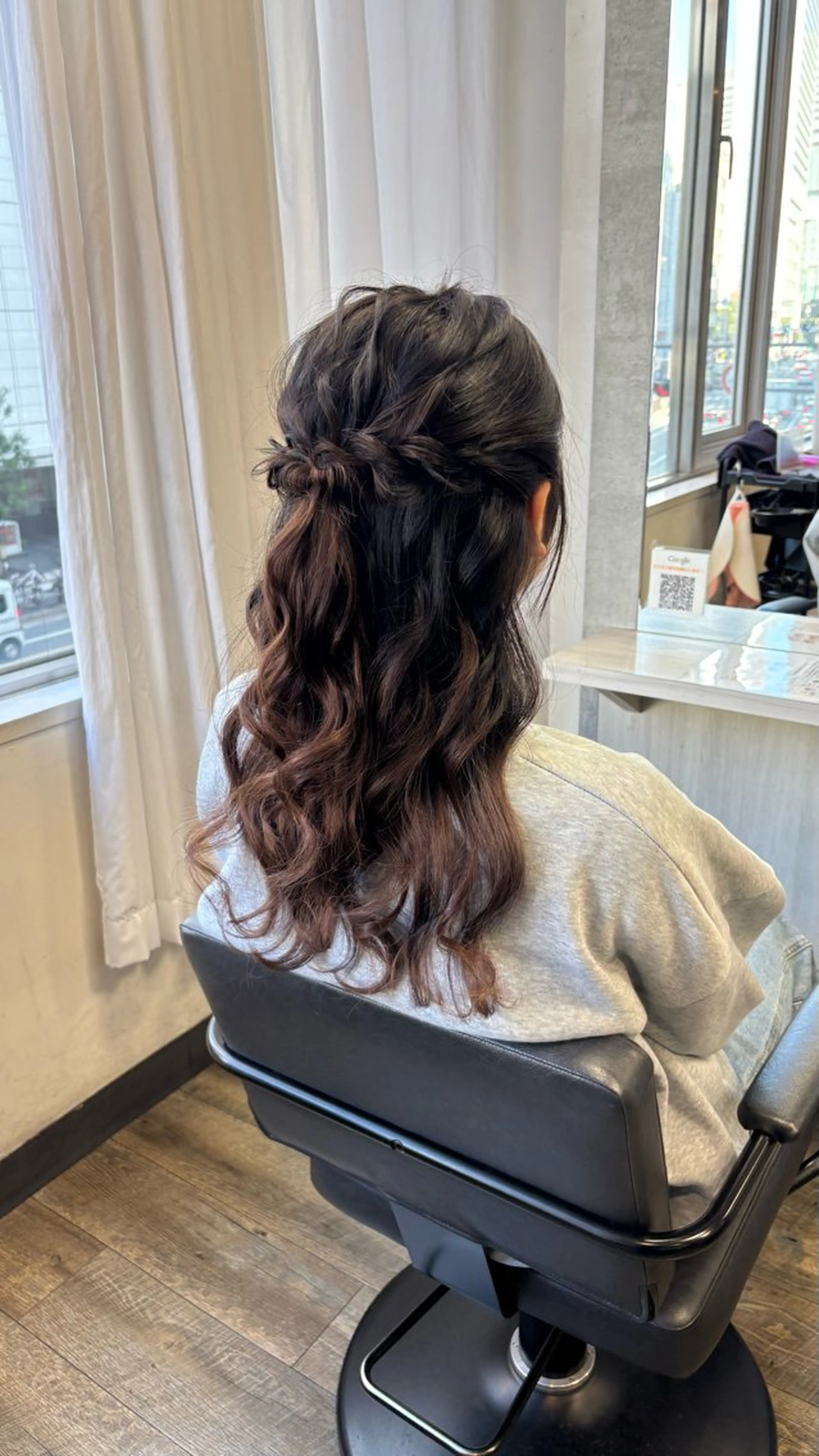 ロング 西浦 安珠のヘアスタイル