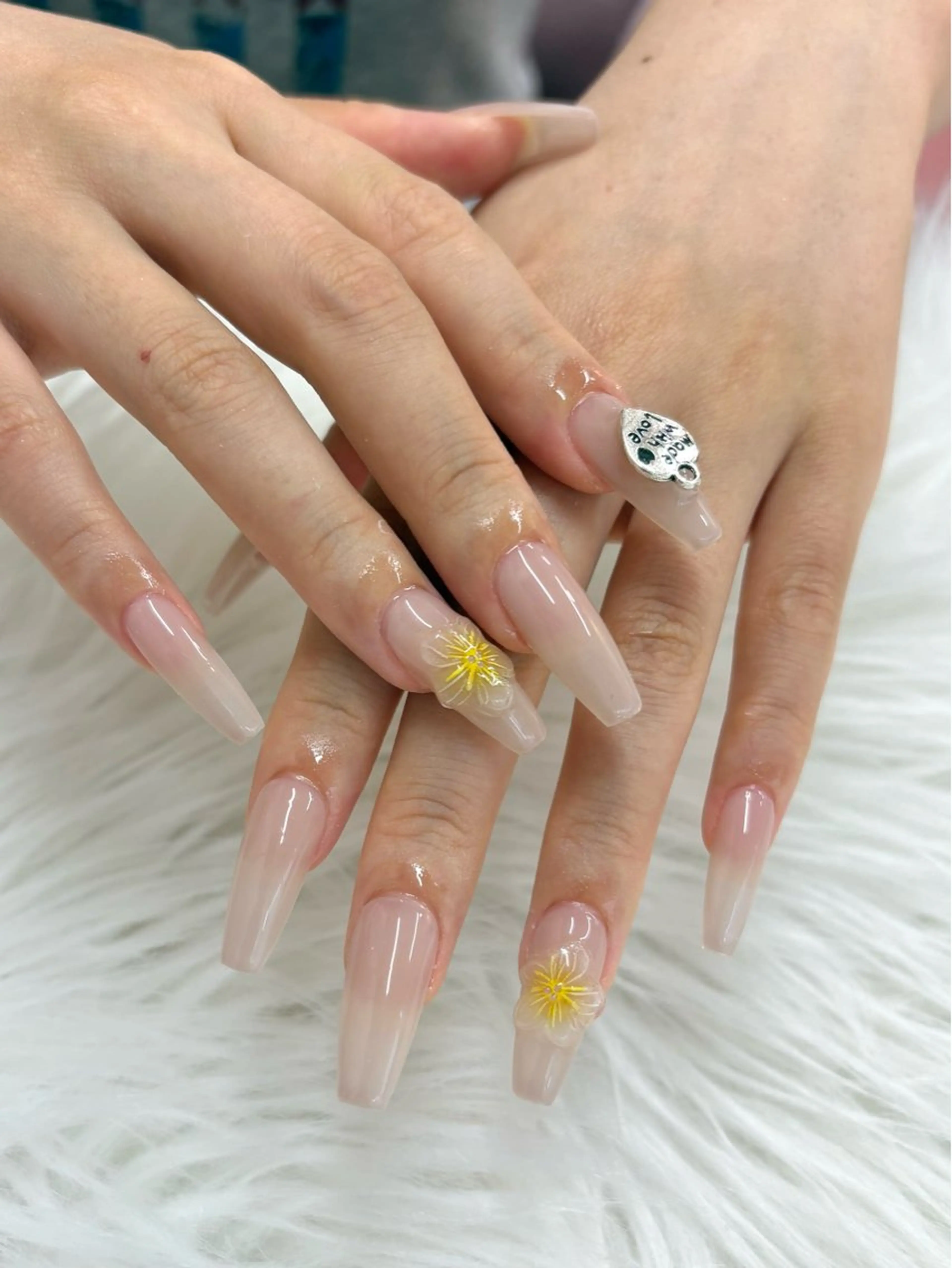 ネイル ハンドネイル NAILSALON LUNON 獨協大学前駅店所属・LUNON 獨協大学前駅店のネイルデザイン