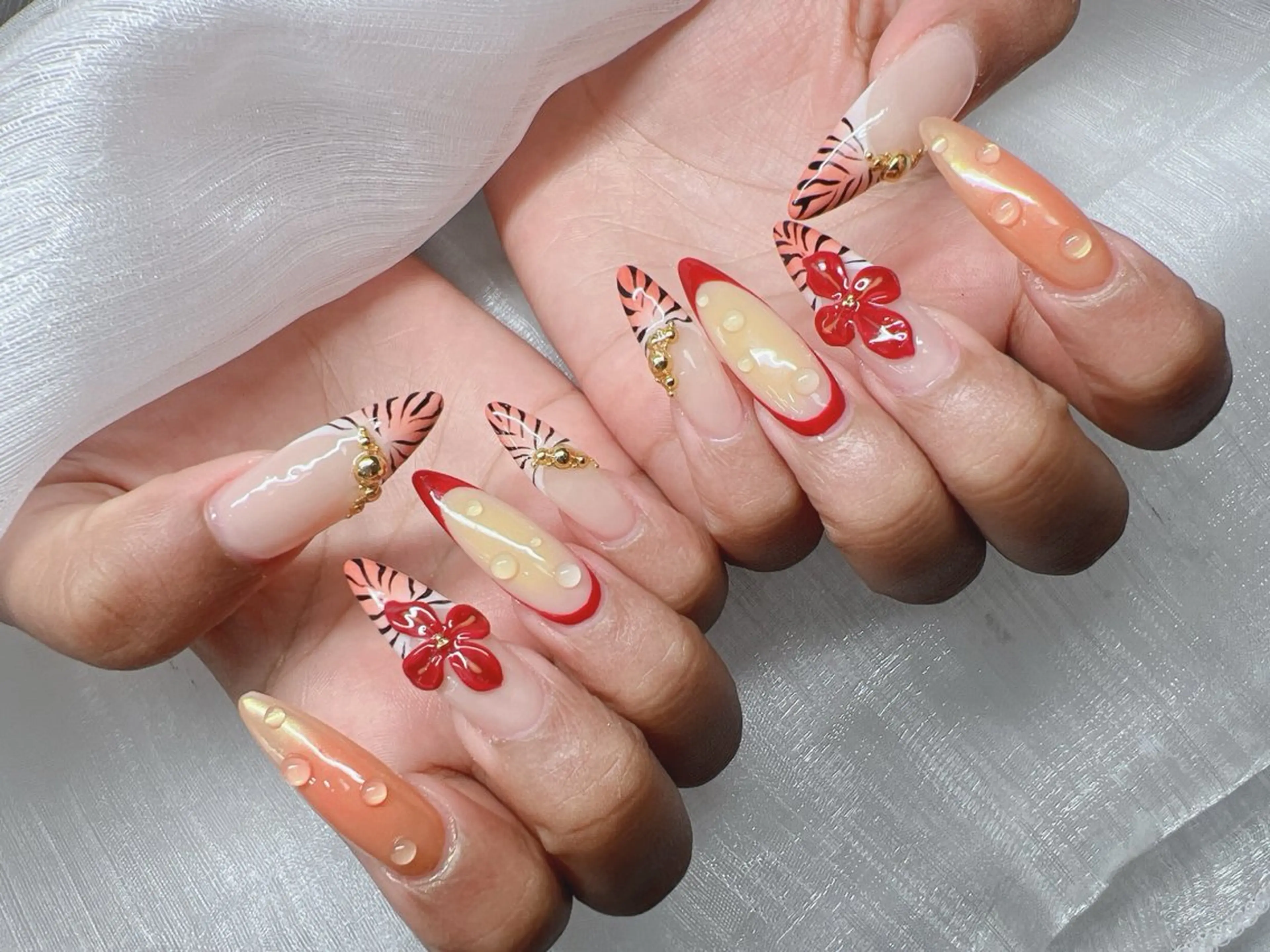 ネイル 長さ出し グラデーション キラキラネイル マグネットネイル ニュアンスネイル ハンドネイル Lee Nails チップ長さだし専門店のネイルデザイン