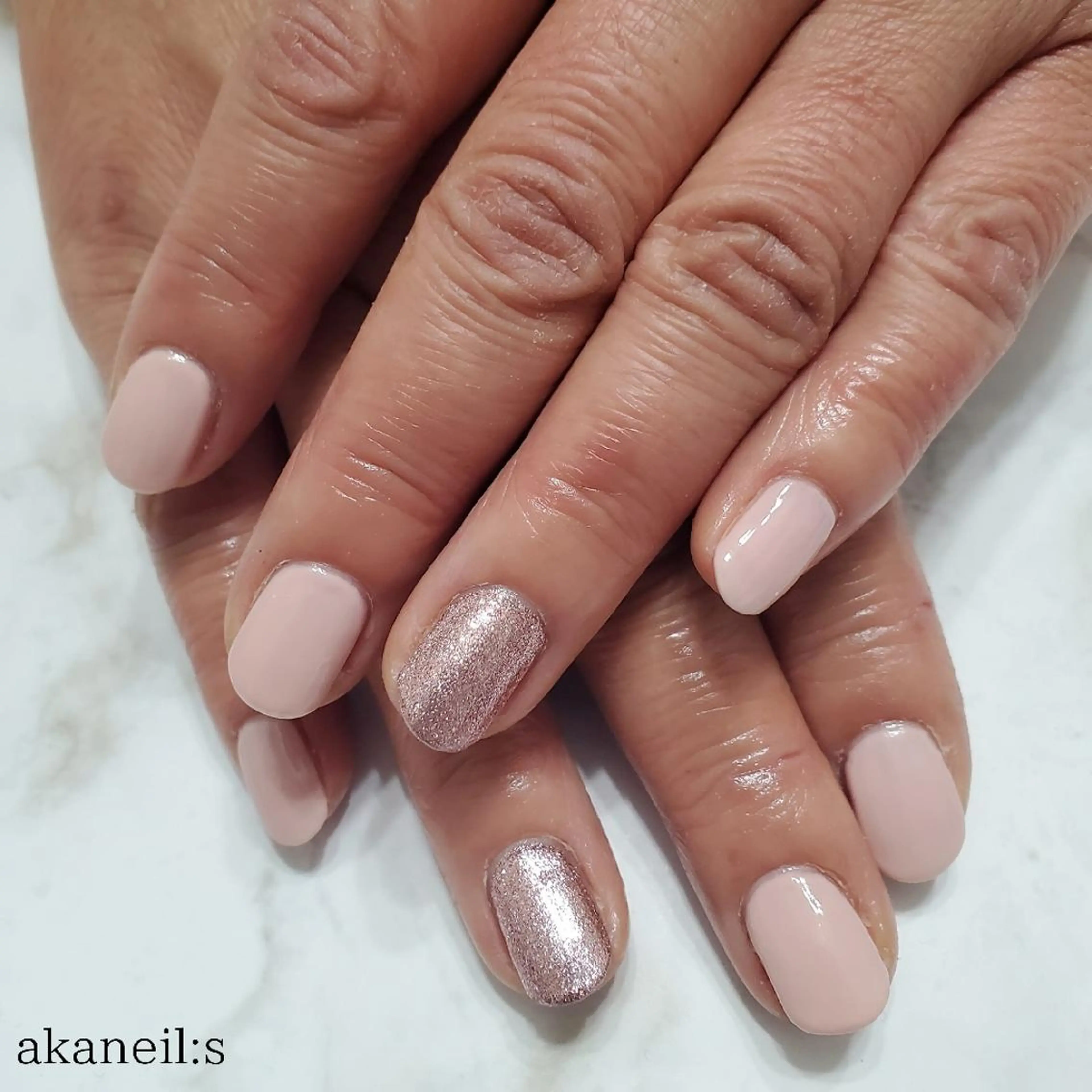 ネイル ラメ(グリッター) オフィスネイル ピンク 【akaneils】 アカネのネイルデザイン