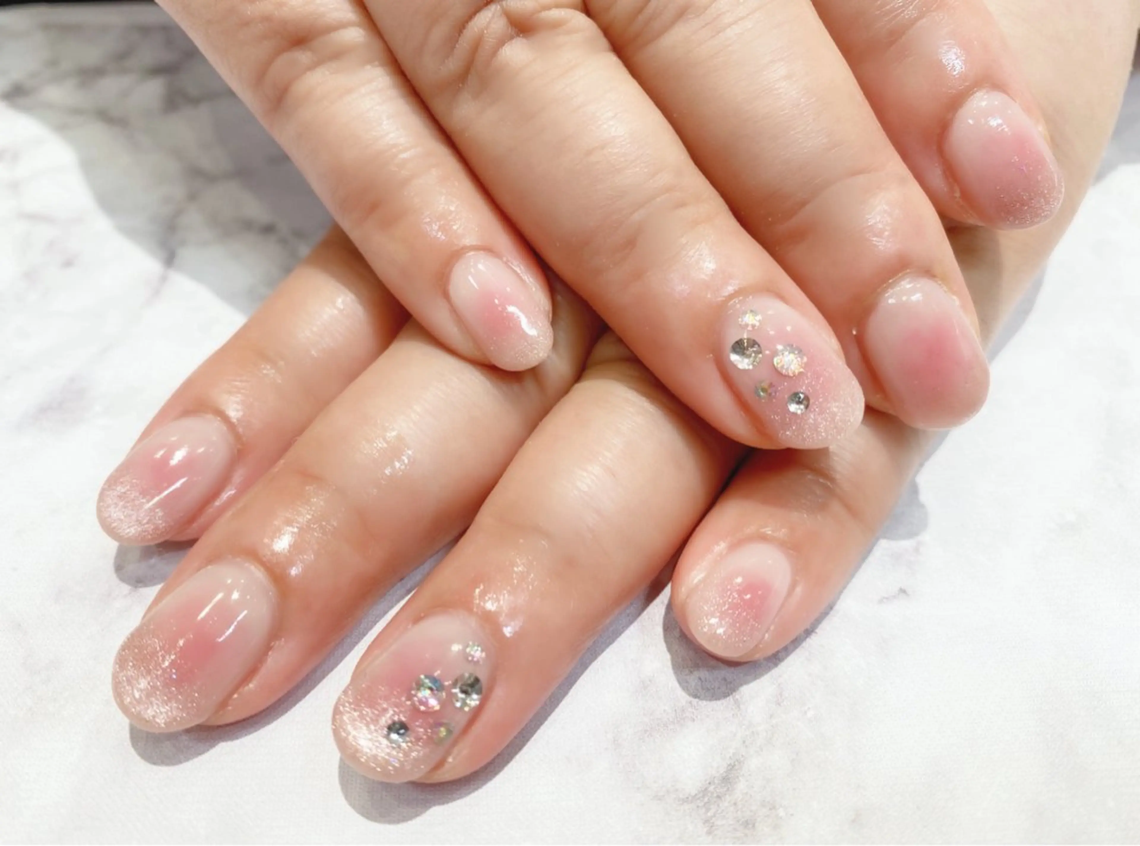 ネイル チークネイル マグネットネイル ワンホンネイル ネイルサロン nail_upのネイルデザイン