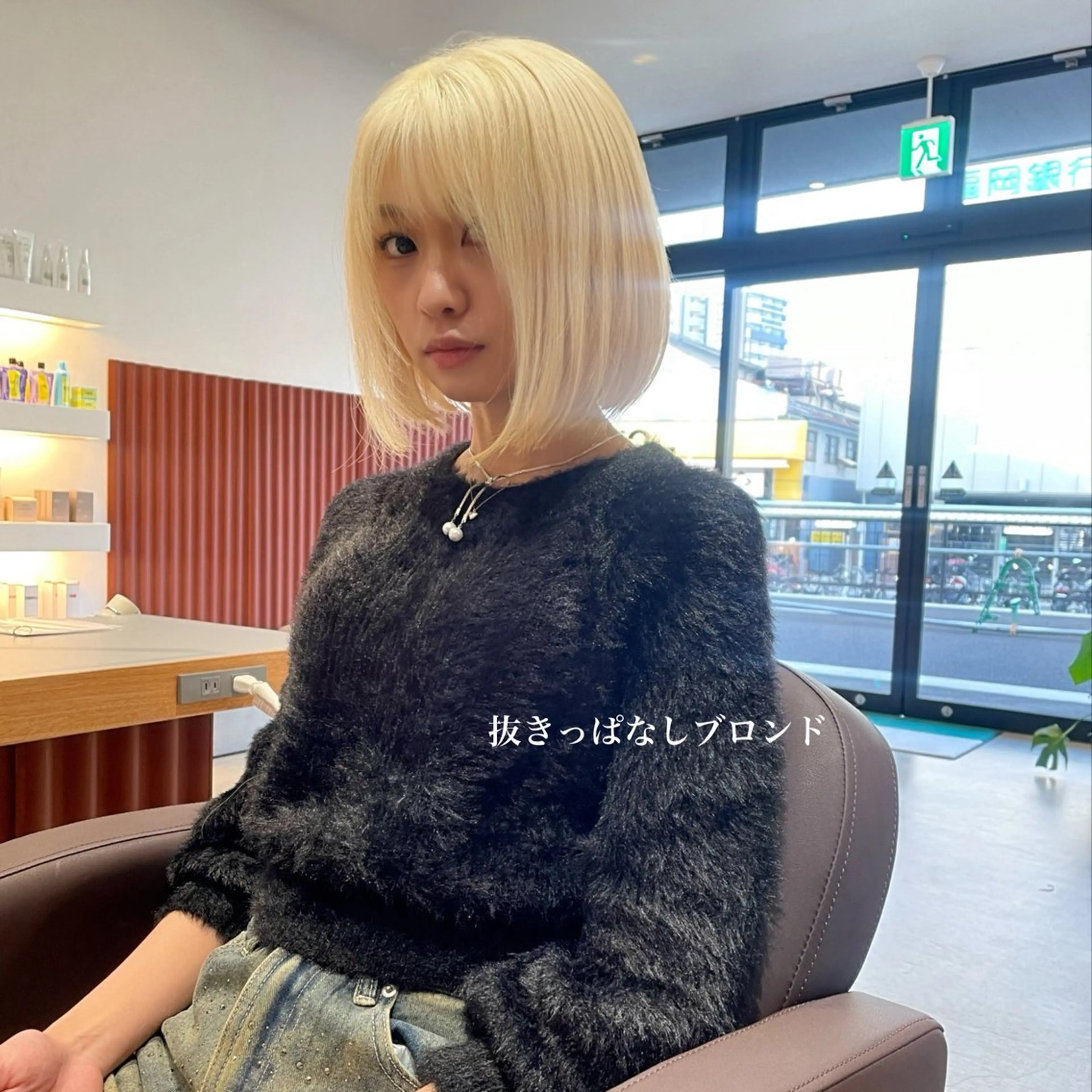 ショート カラー 抜きっぱなしブロンド ブロンド ヘアカラー 北九州美容室 🕊️わかな✂︎のヘアスタイル