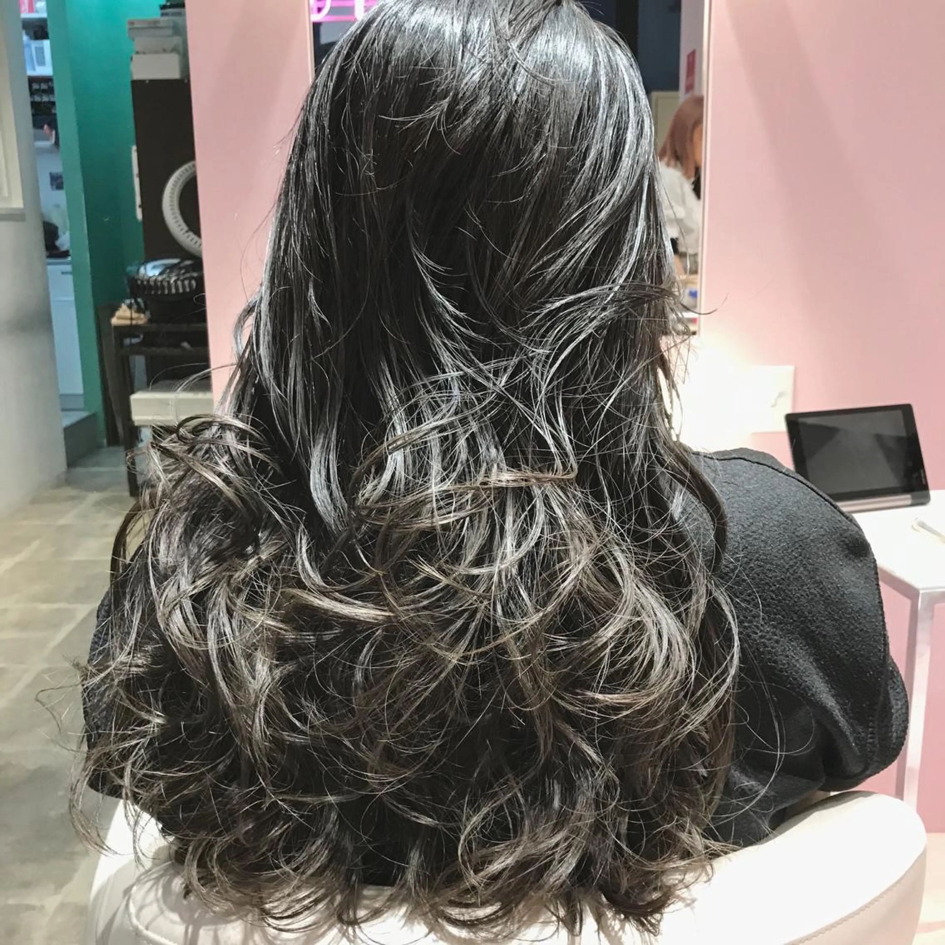 セミロング 所渉/韓国レイヤー /ウルフカットのヘアスタイル