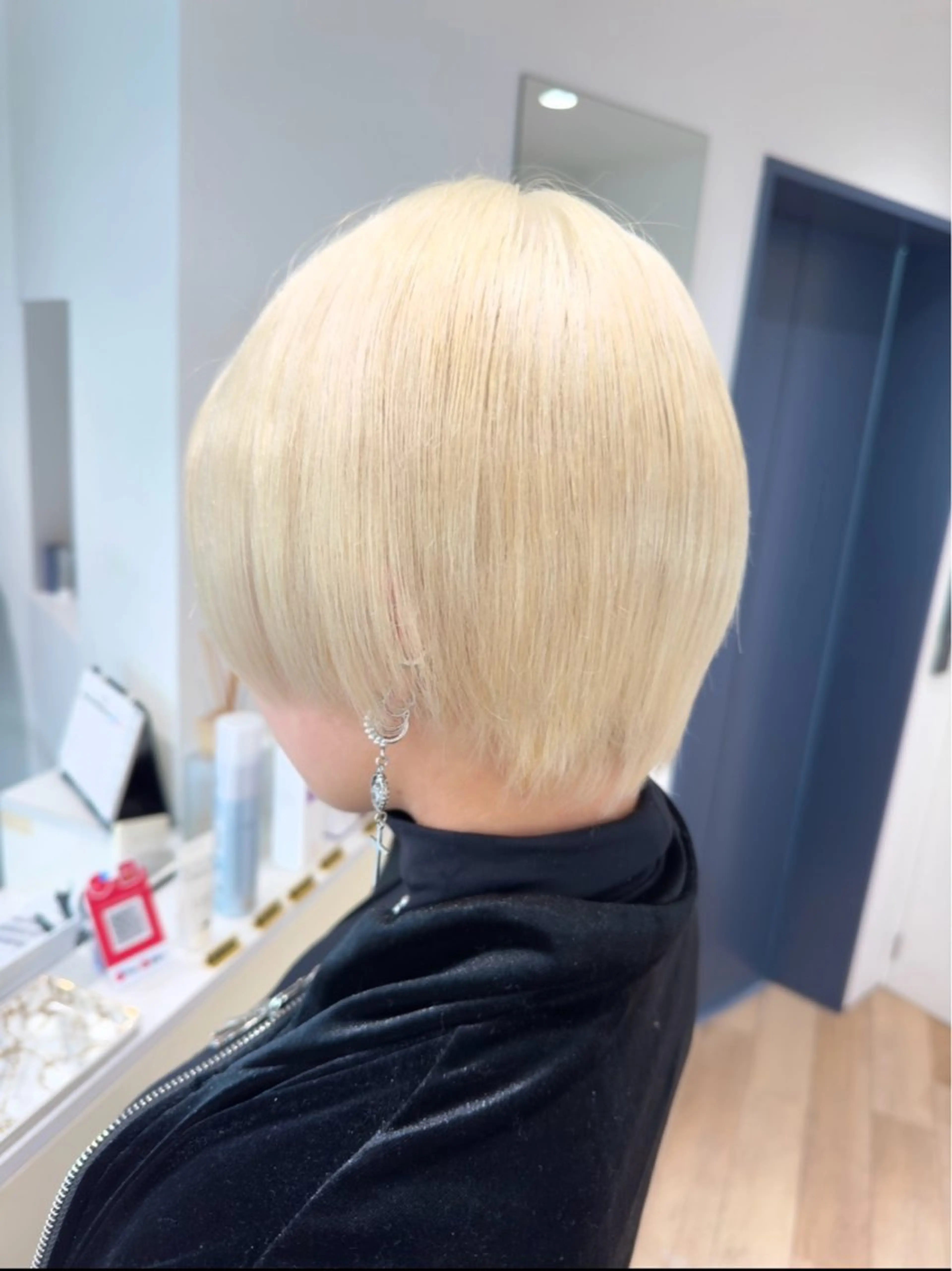 ショート ヘアカラー 💛NOZOMI💛 ハイトーンカラーのヘアスタイル