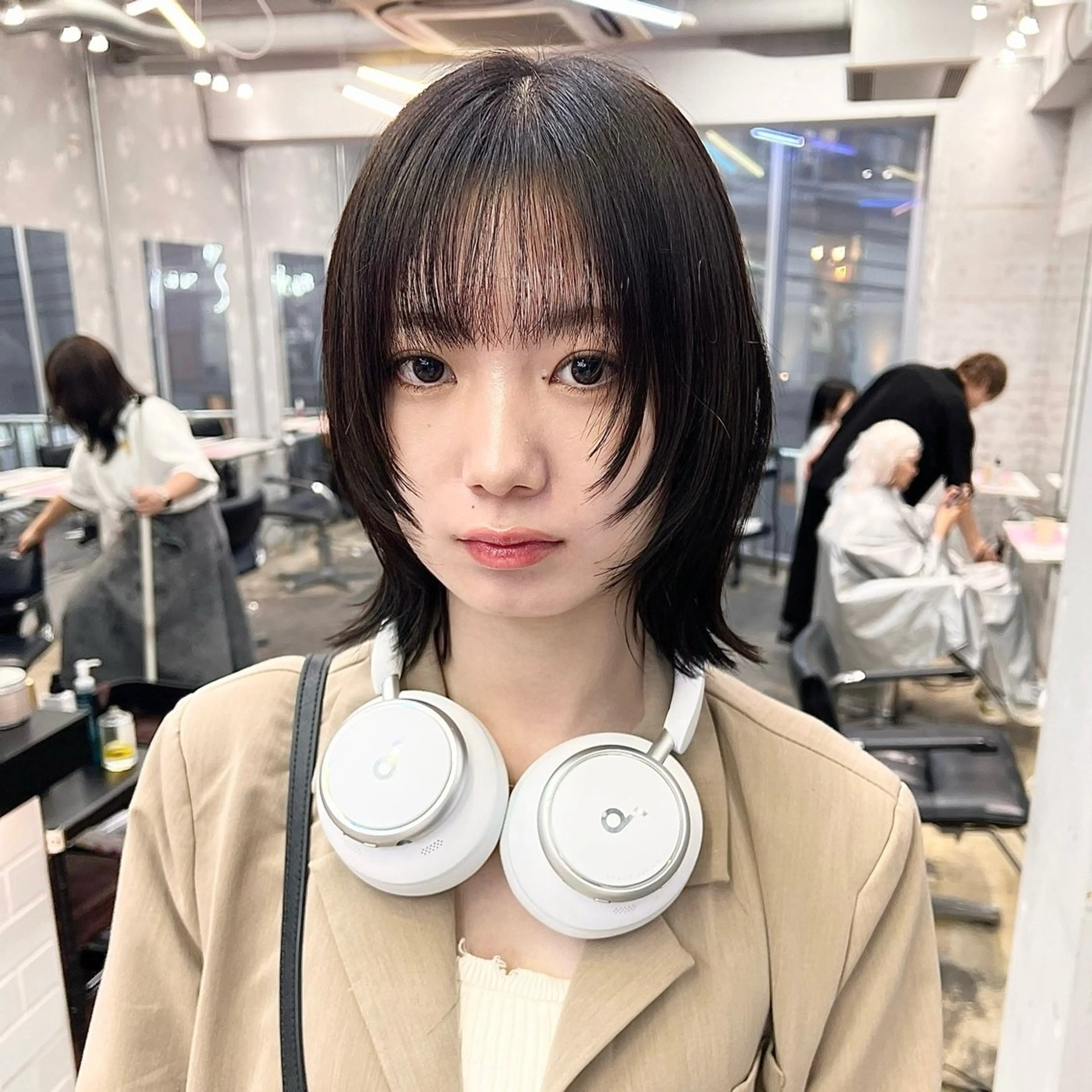 ショート カラー ブリーチ×レイヤー 🧙 艶髪/レオンのヘアスタイル