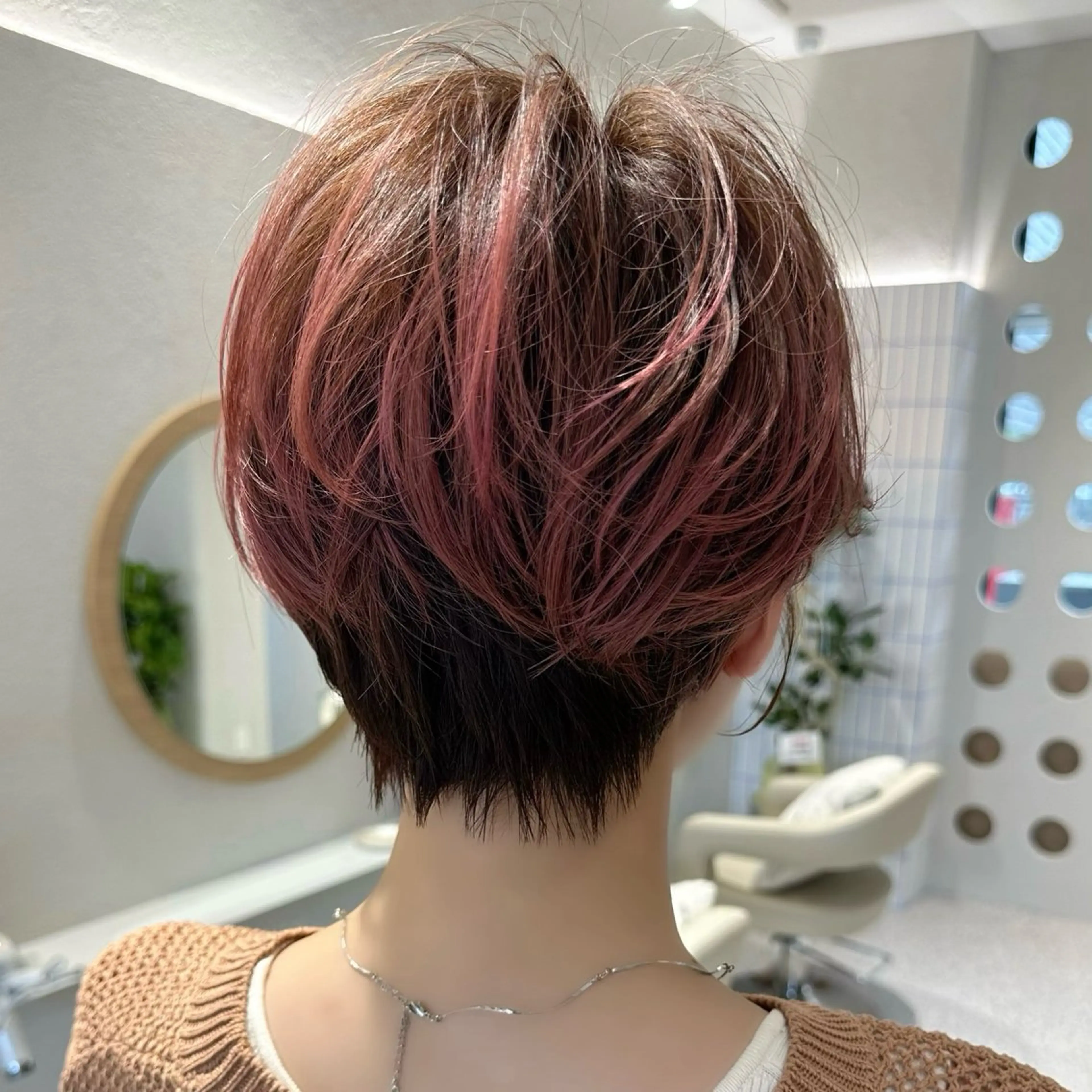 ショート カラー ヘアカラー Legit 海老名所属・髪質改善💫カラー/ 縮毛矯正✨特化美容師のヘアスタイル