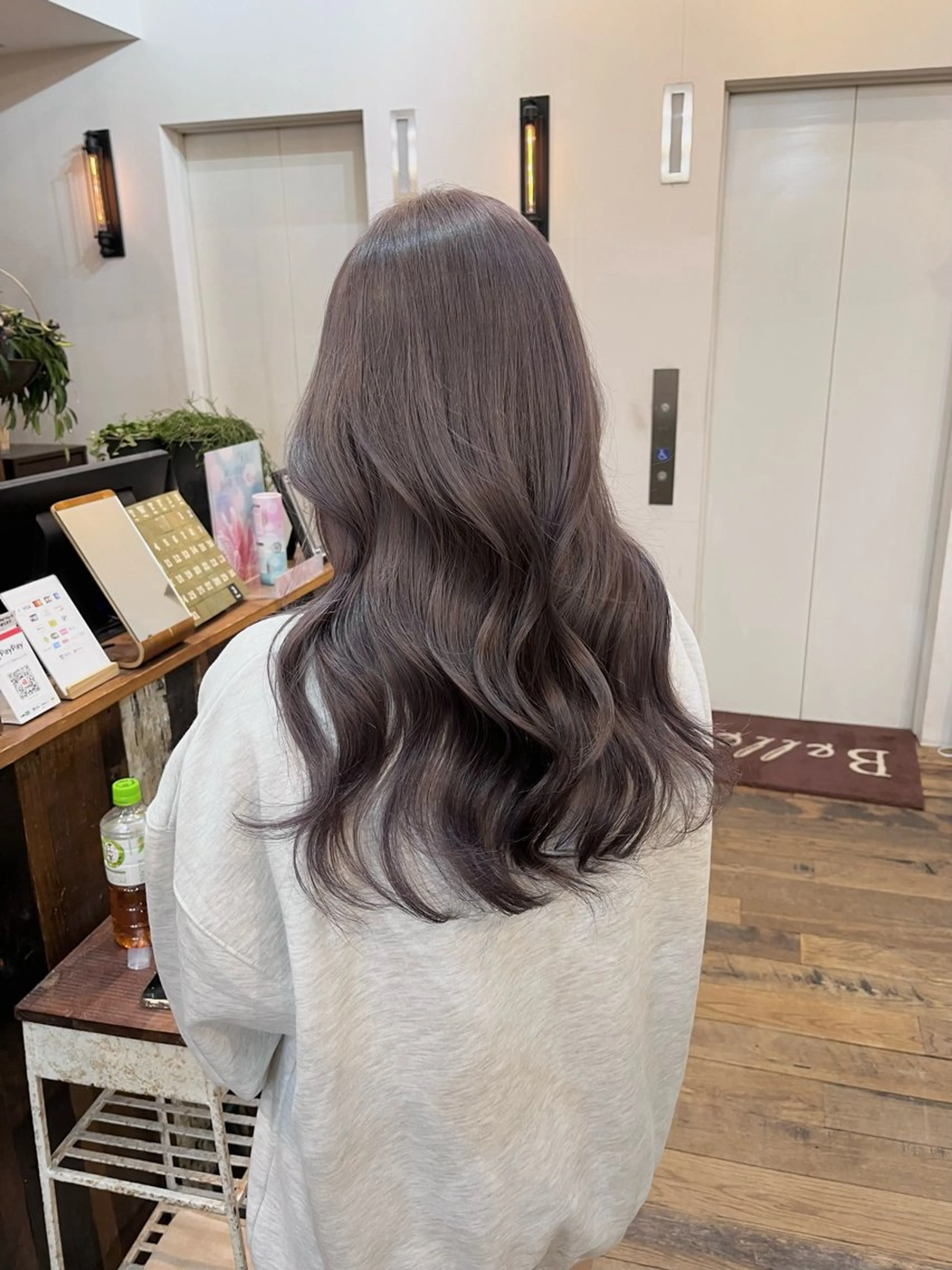 ロング ラベンダーベージュ ヘアカラー Belle 並木通り店所属・rena/ パーマ/カラーのヘアスタイル