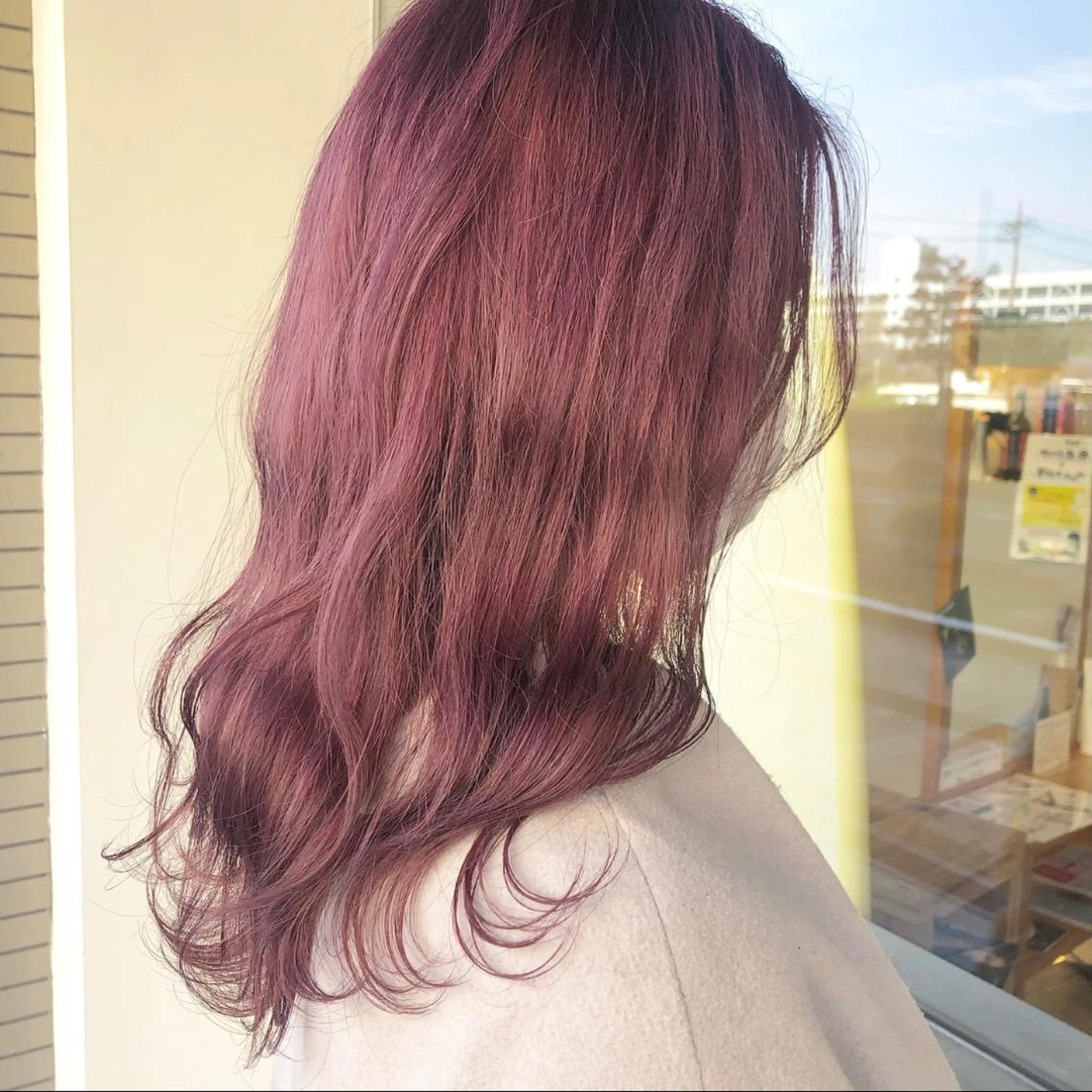 ロング カラー ブリーチ 小森 樹奈のヘアスタイル
