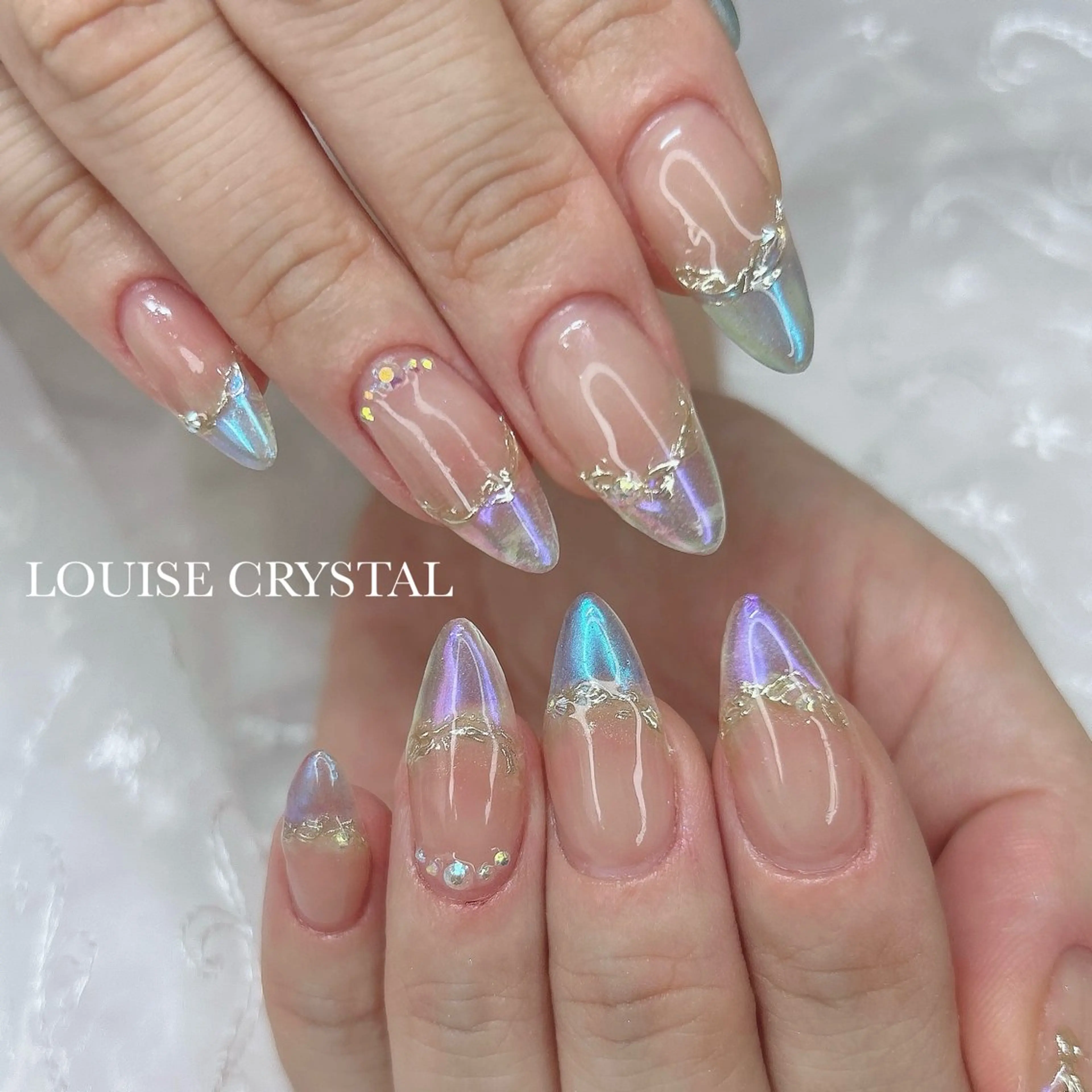 ネイル ハンドネイル LOUISE CRYSTALのネイルデザイン