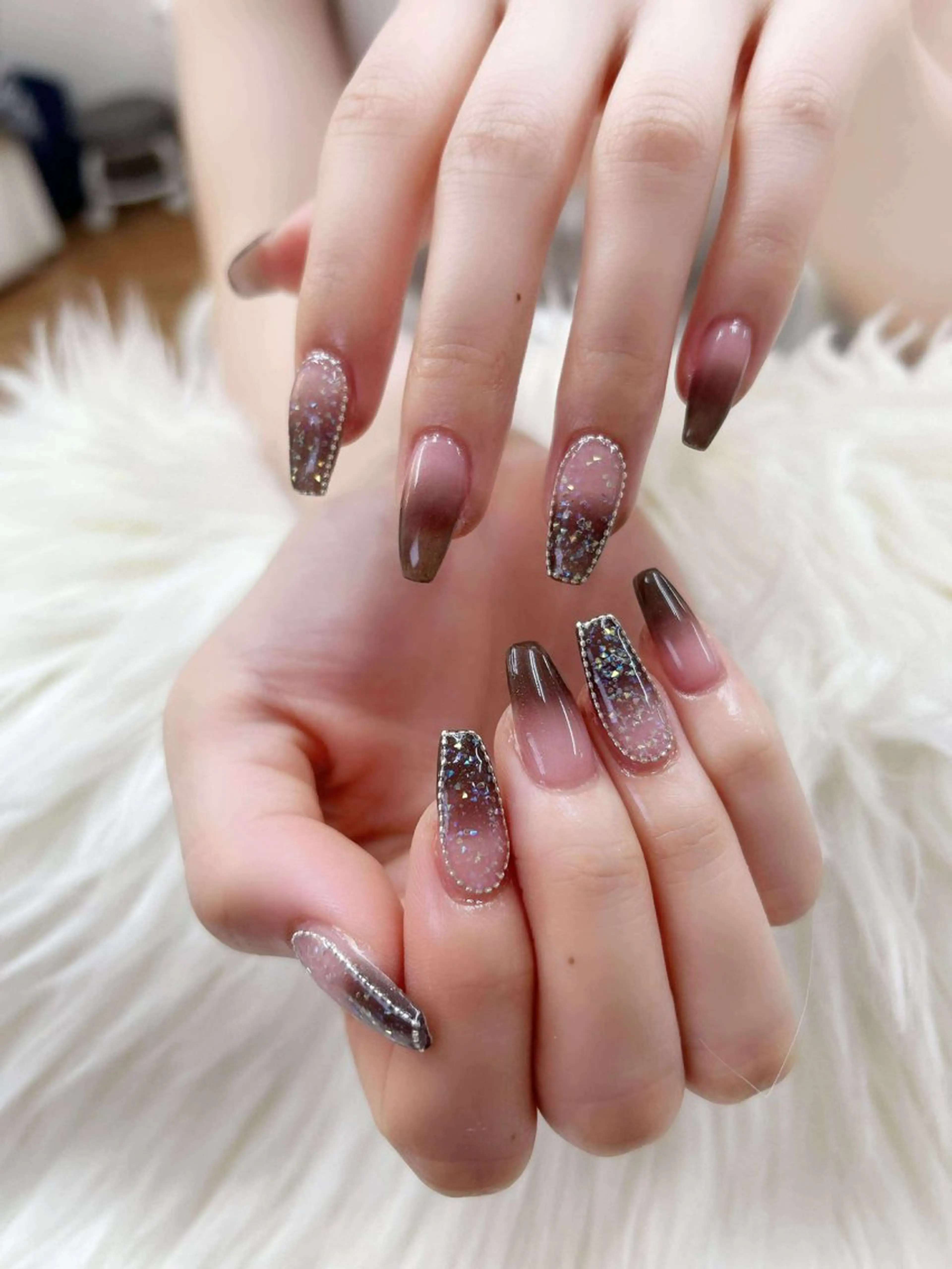 ネイル フレンチネイル グラデーション キラキラネイル 韓国ネイル マグネットネイル ハンドネイル ハンドケア Hara Nailのネイルデザイン