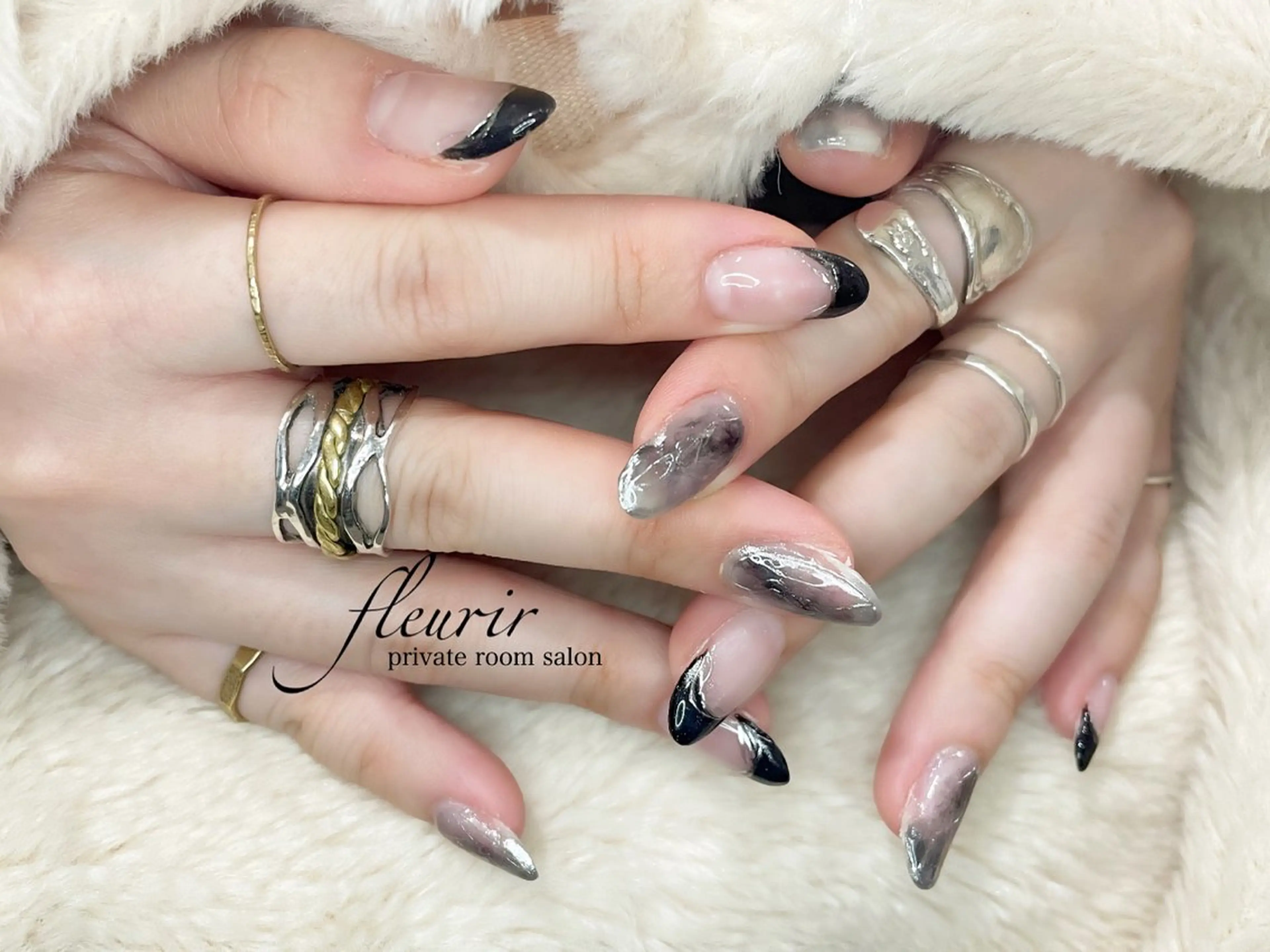 ネイル アートネイル ミラーネイル ニュアンスネイル シルバー フルリール 【プライベートサロンのネイルデザイン