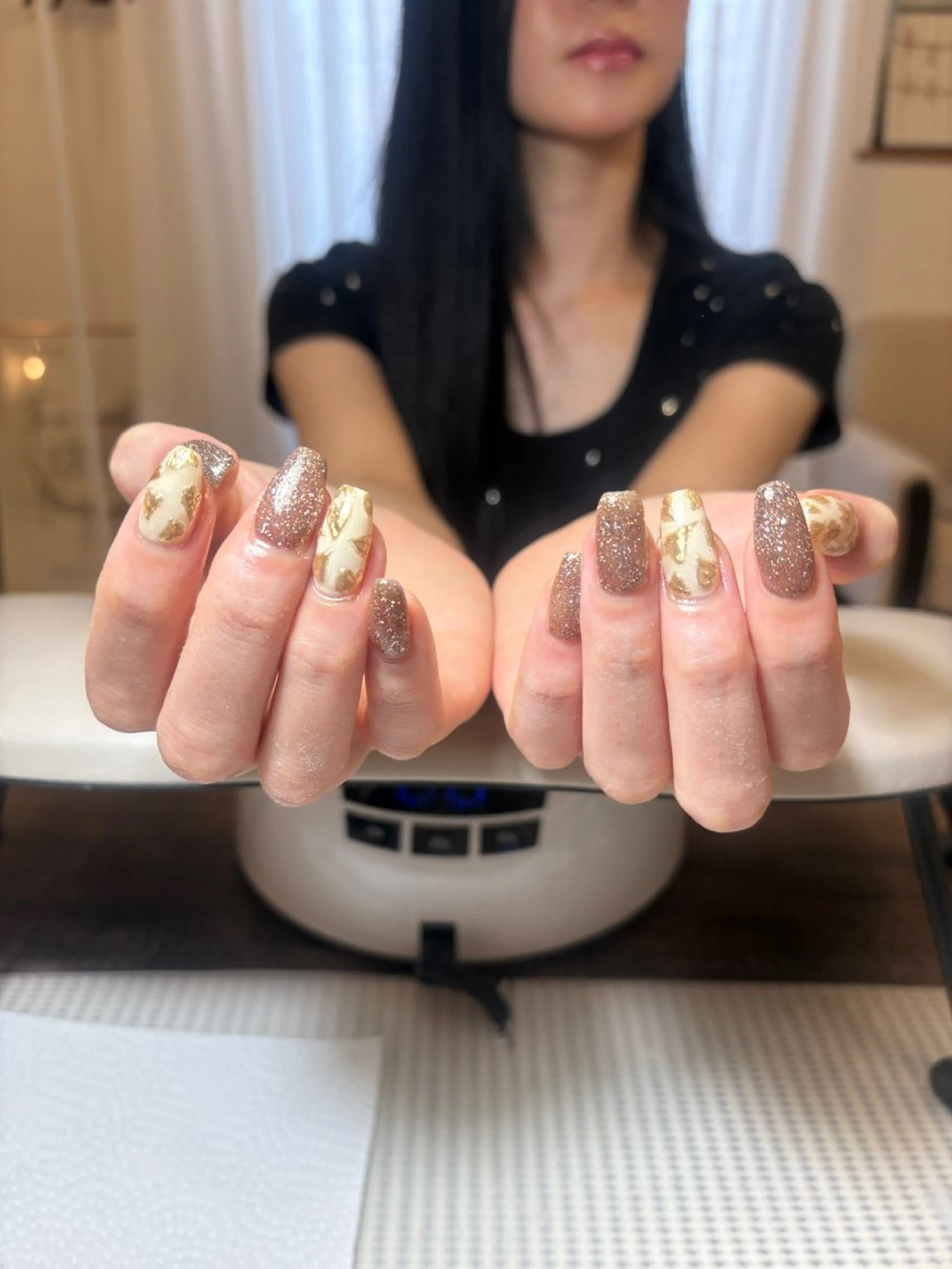 ネイル ブラウン フラッシュネイル ゴールド ハート Lamer 理心のネイルデザイン