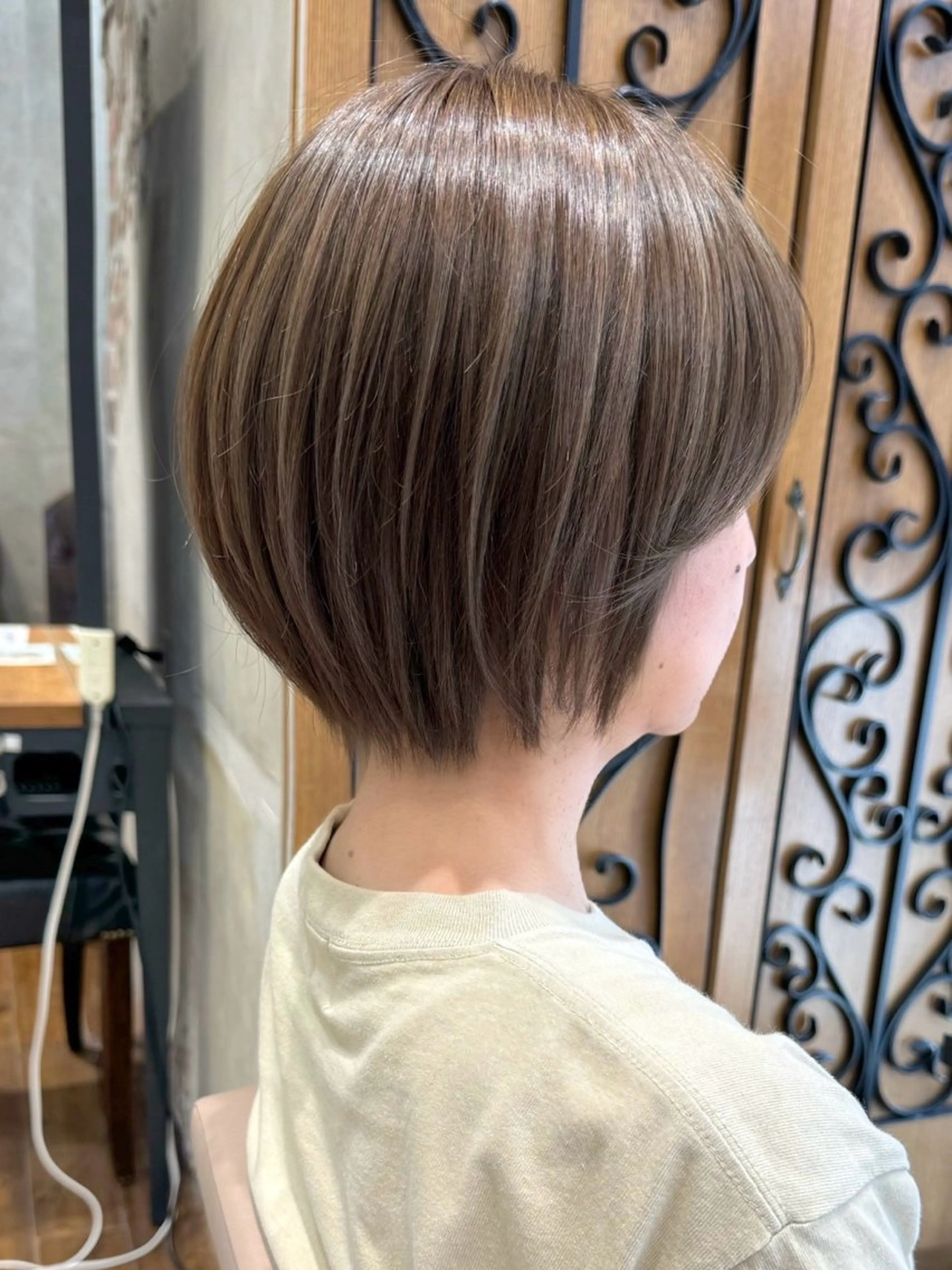 ショート カラー カット ヘアカラー トリートメント 💍新宿ショート 💍岩田莉奈のヘアスタイル