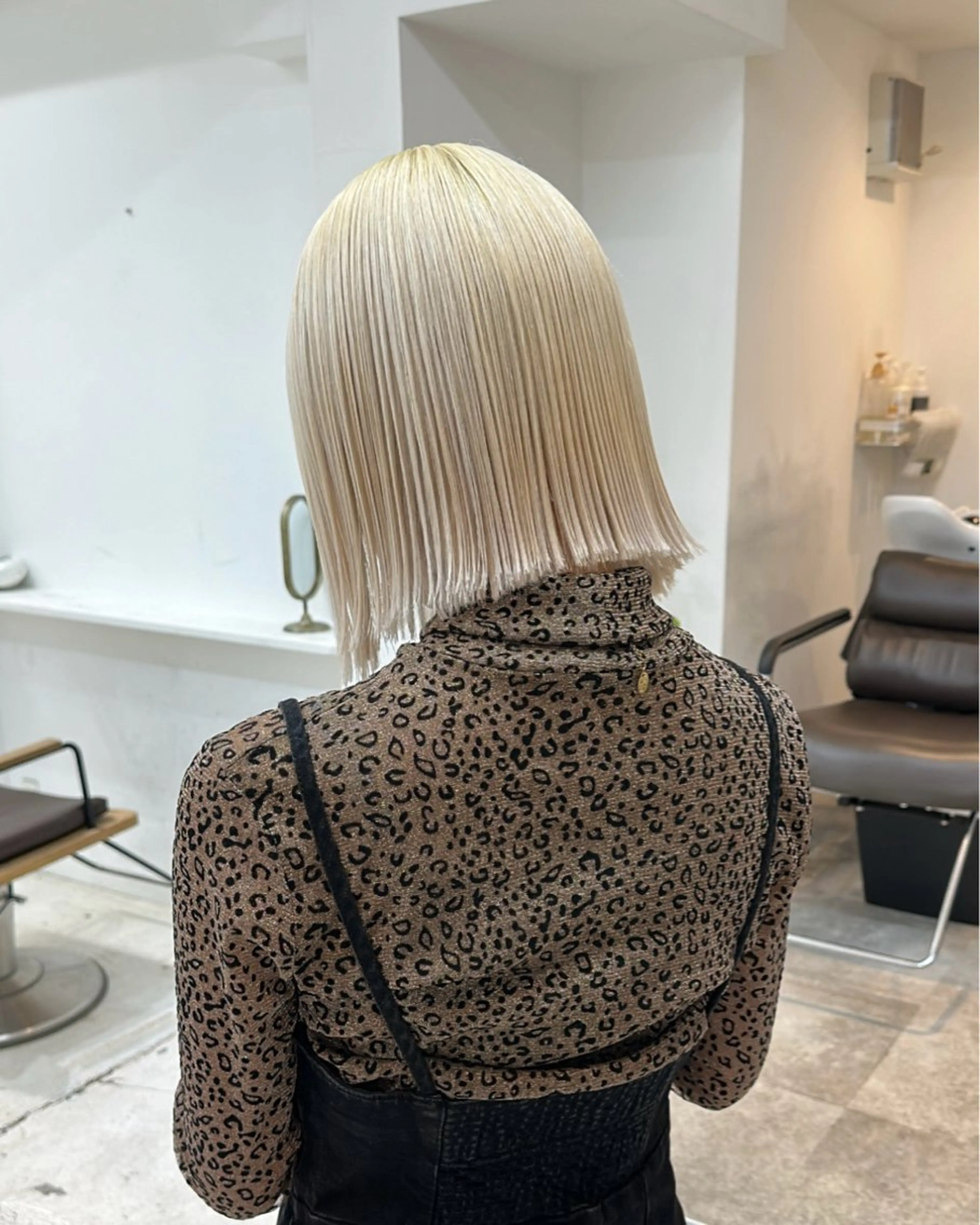 カラー ヘアカラー トリートメント 抜きっぱなしブロンド ササキカズマのヘアスタイル