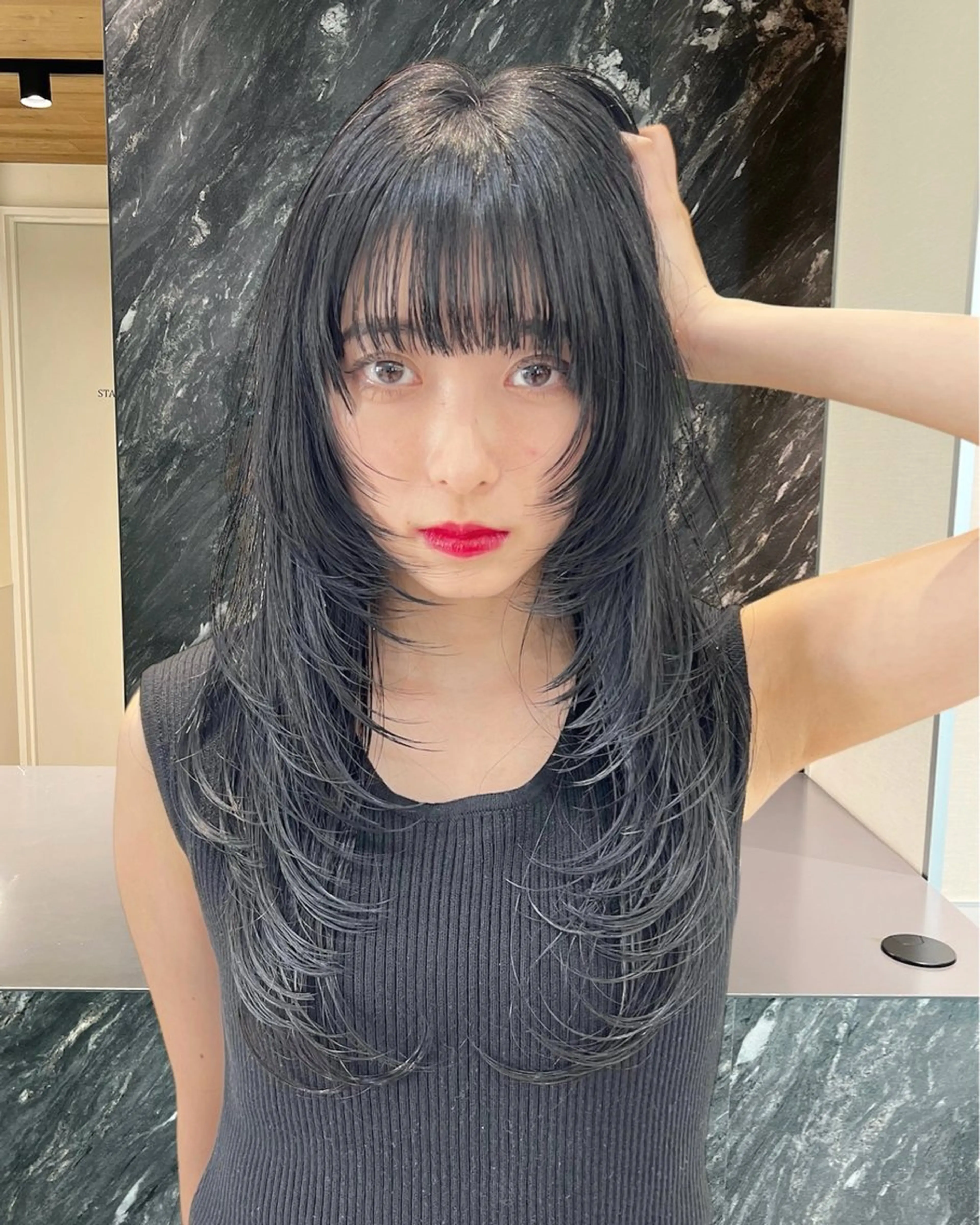 ロング 髪質改善 レイヤーカット 小顔カット トリートメント カット ヘアカラー トリートメント TOMOYAレイヤー ブリーチ縮毛矯正のヘアスタイル