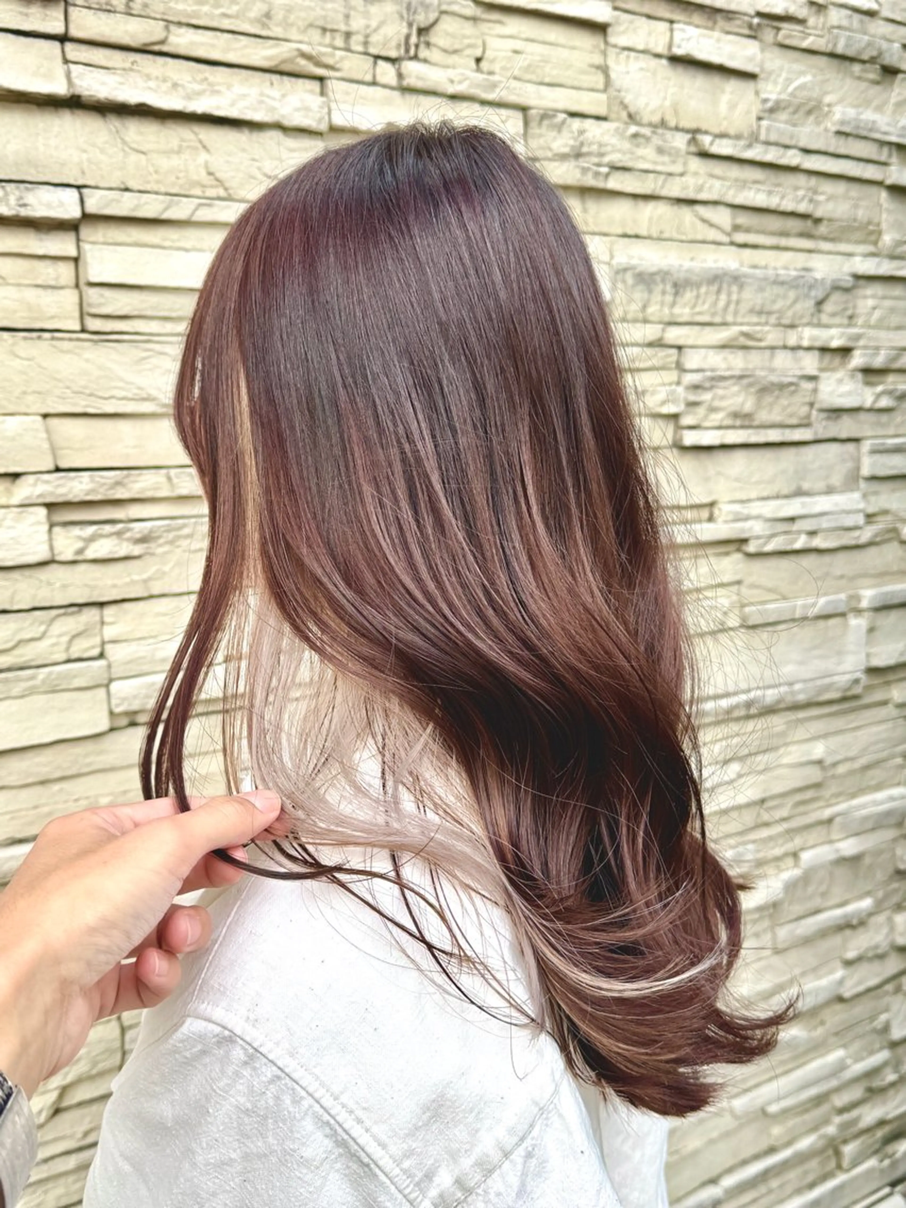 セミロング カラー ベージュカラー インナーカラー ホワイトベージュ 縮毛矯正/パーマ /艶髪/赤松❄️のヘアスタイル