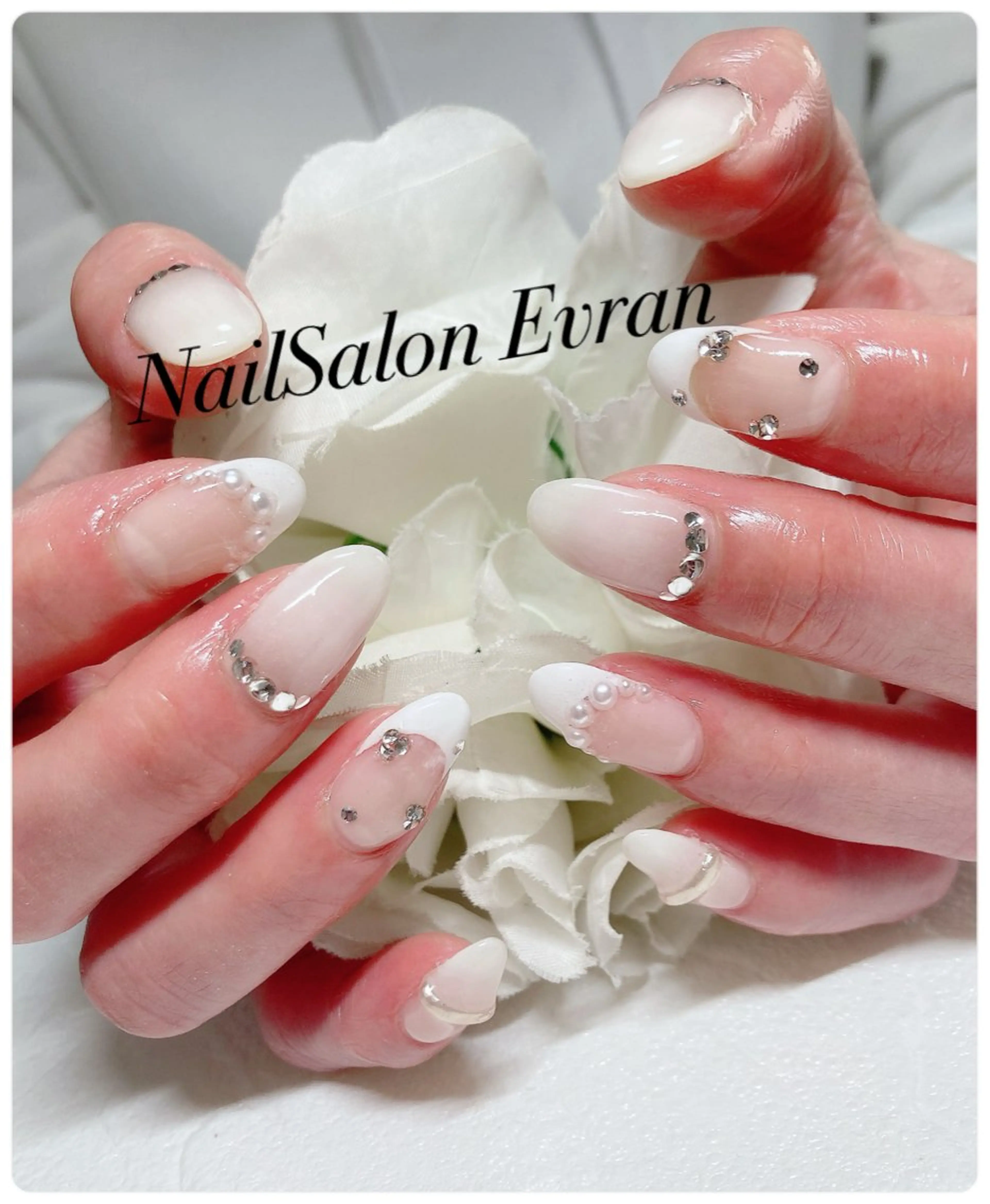 ネイル アートネイル フレンチネイル マグネットネイル 持ち込み ニュアンスネイル ハンドネイル Nail salon Evranのネイルデザイン