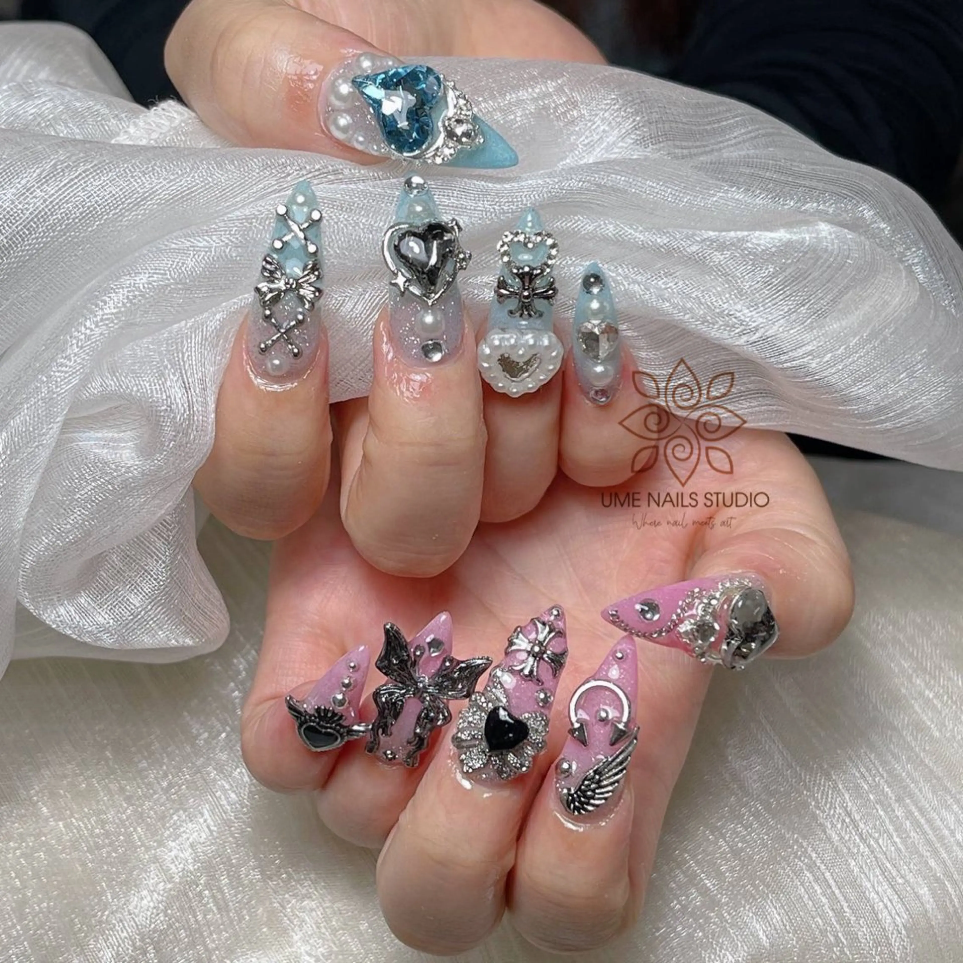 ネイル チークネイル クリアネイル ガーリー キラキラネイル 韓国ネイル ハンドネイル Ume Nail Studioのネイルデザイン