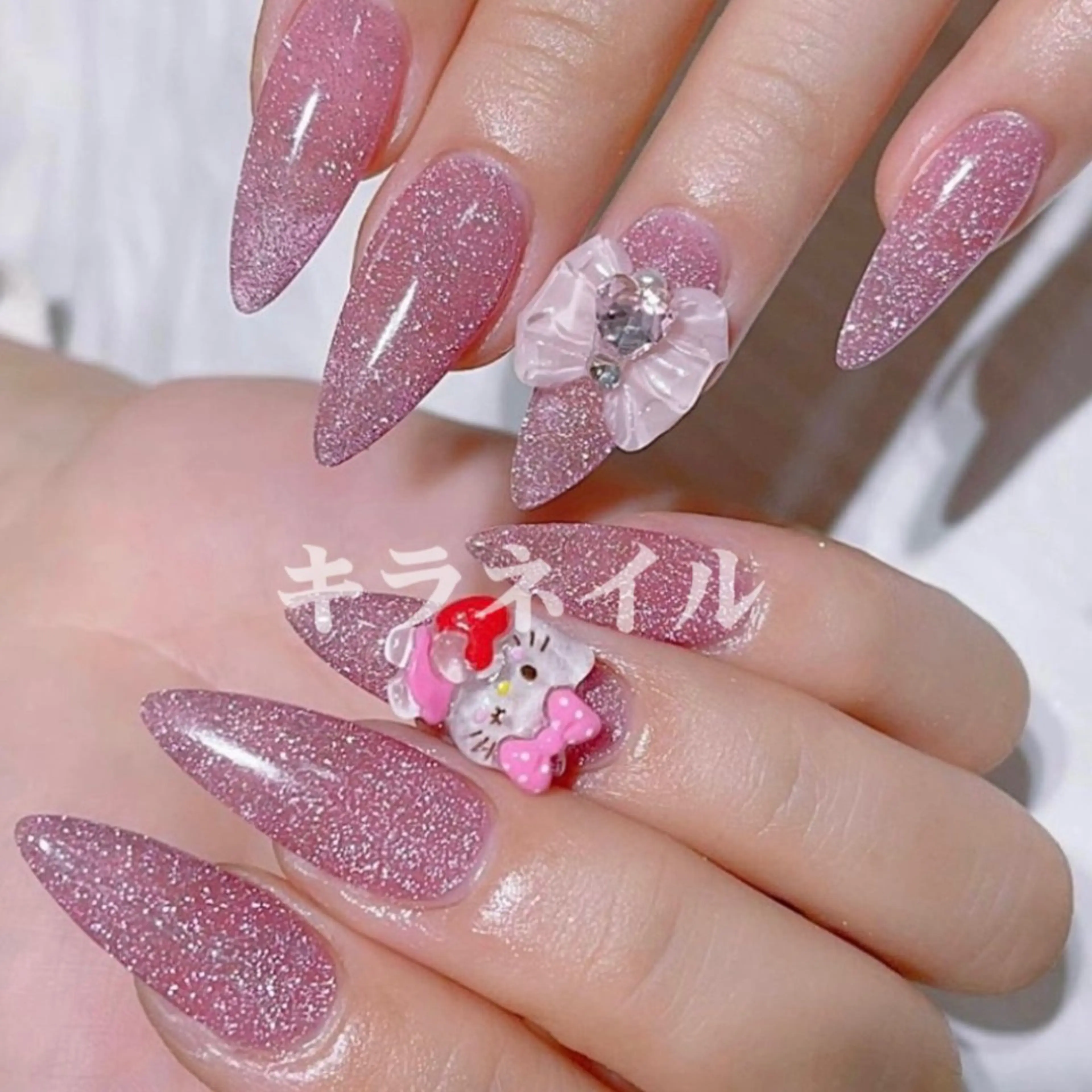 ネイル ハンドネイル 💗キラネイル💗 モチ最高のネイルデザイン
