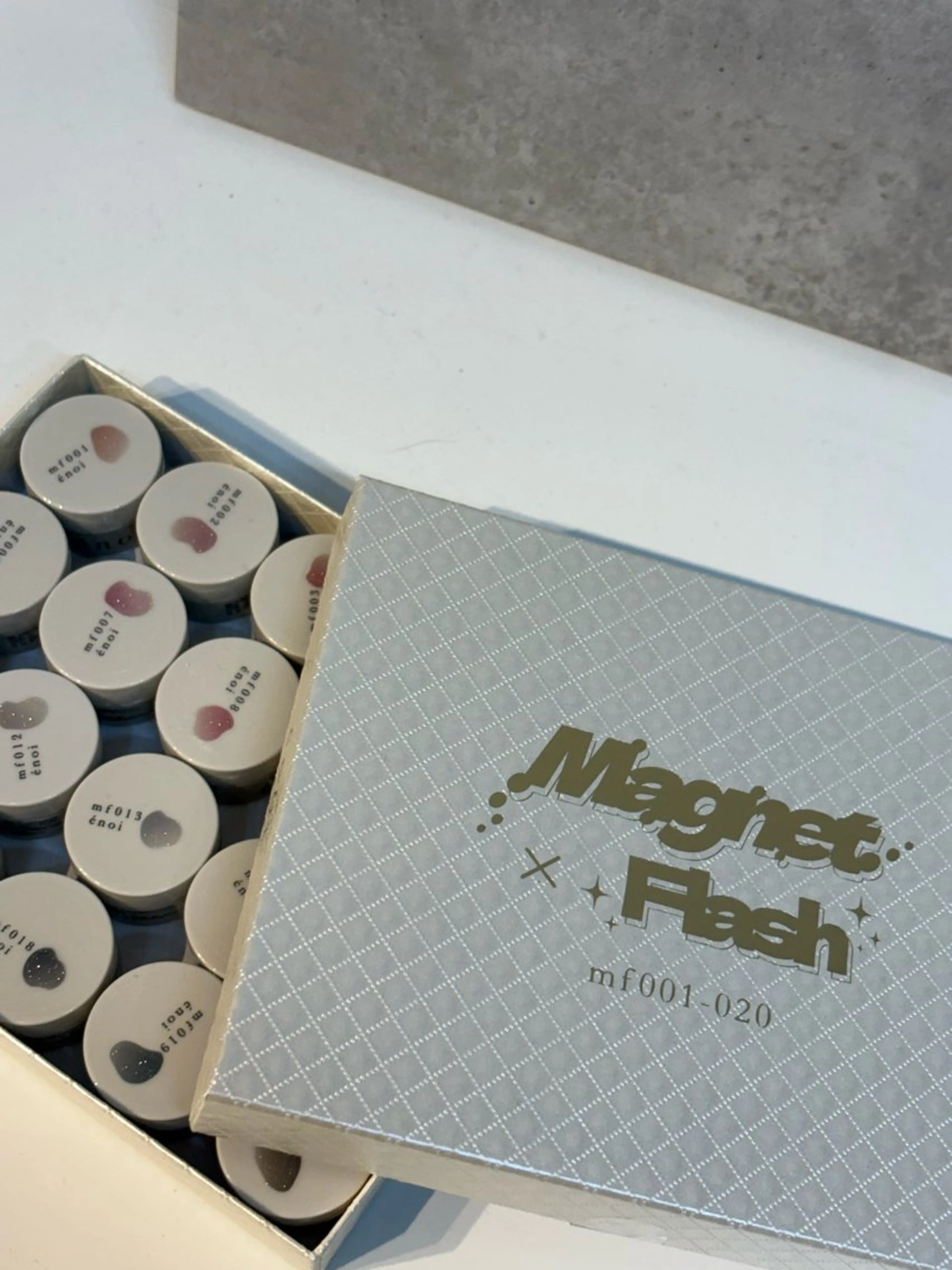 ネイル フラッシュネイル マグネットネイル ハンドネイル mochi.所属・mochi. nail🌿のネイルデザイン