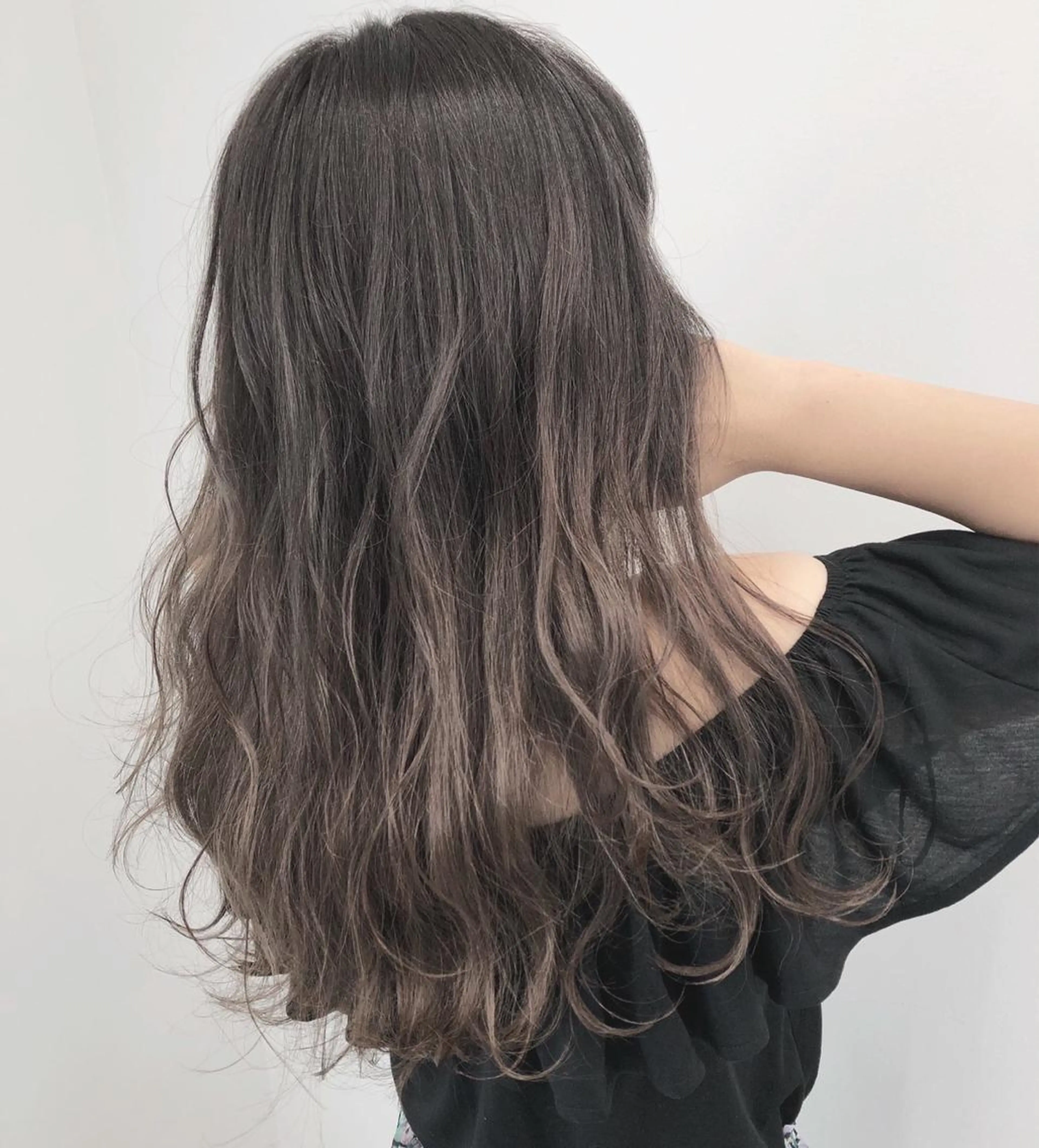 セミロング カラー バレイヤージュ レイヤーカット 🦄インナーカラー 🦄貫井彩花のヘアスタイル