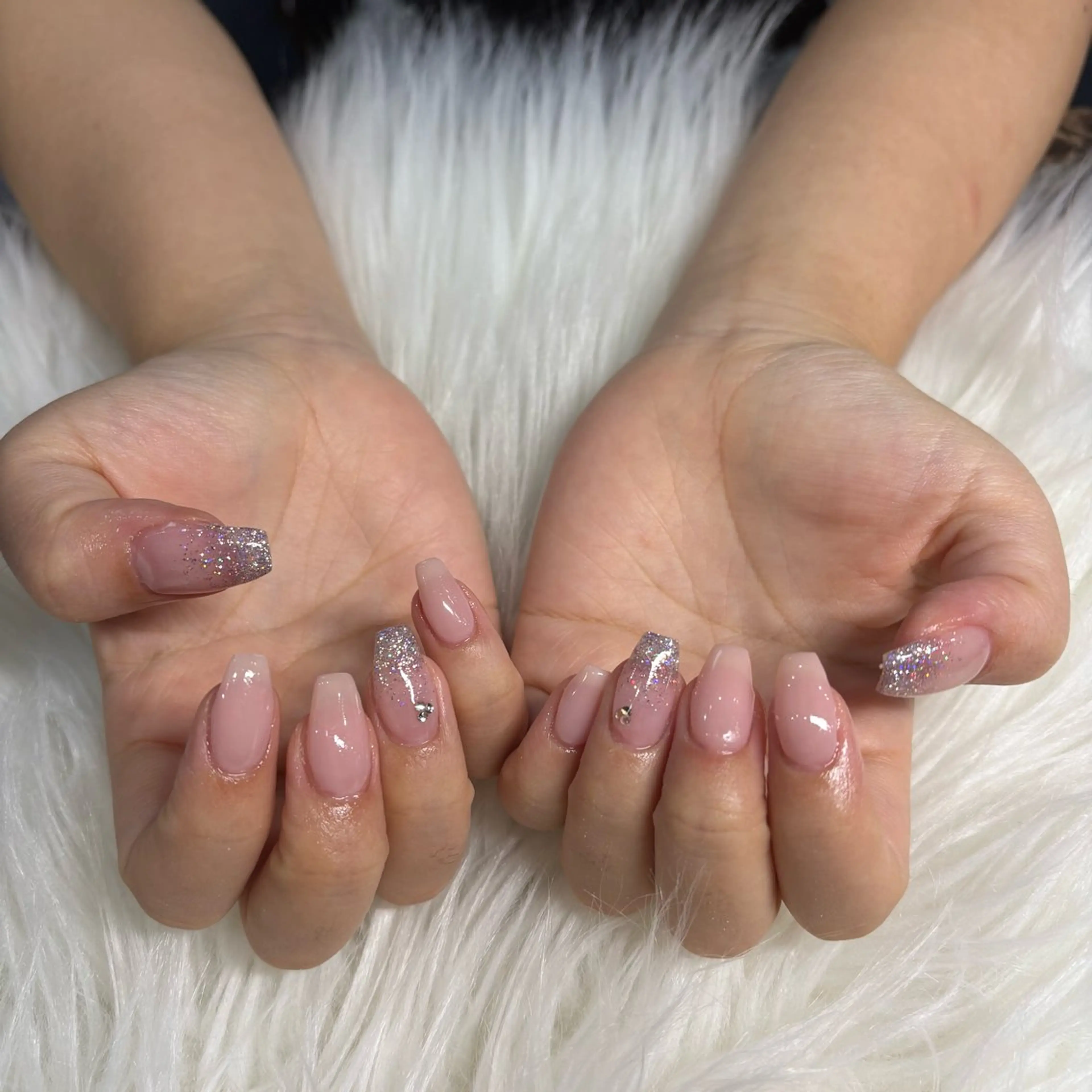 【オフなし】🎀長さだし＆補強"合わせて2本まで"ワンカラーorラメグラデーションの写真
