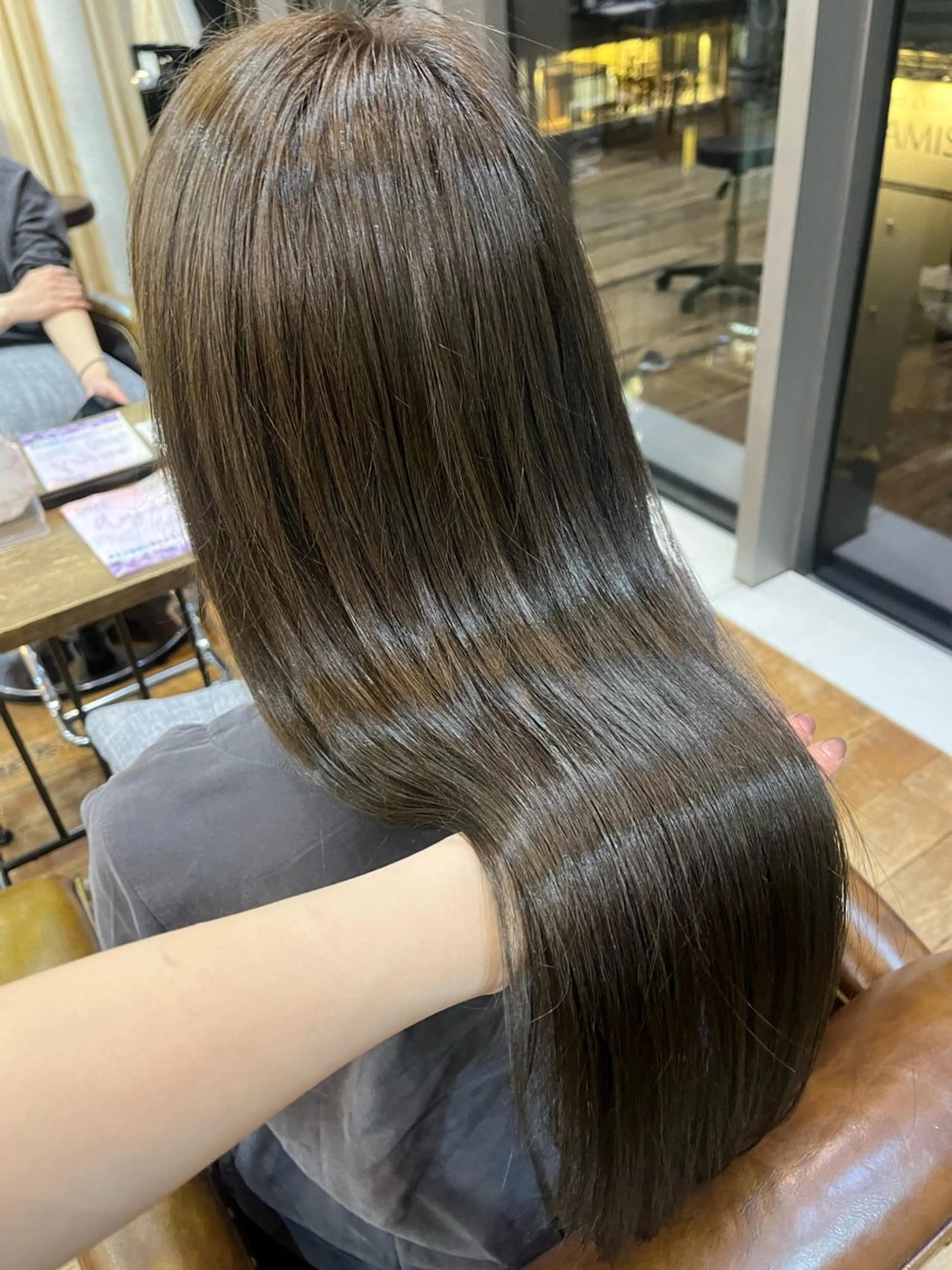 カラー アッシュ アッシュブラウン ブラウンカラー 東 茉央のヘアスタイル
