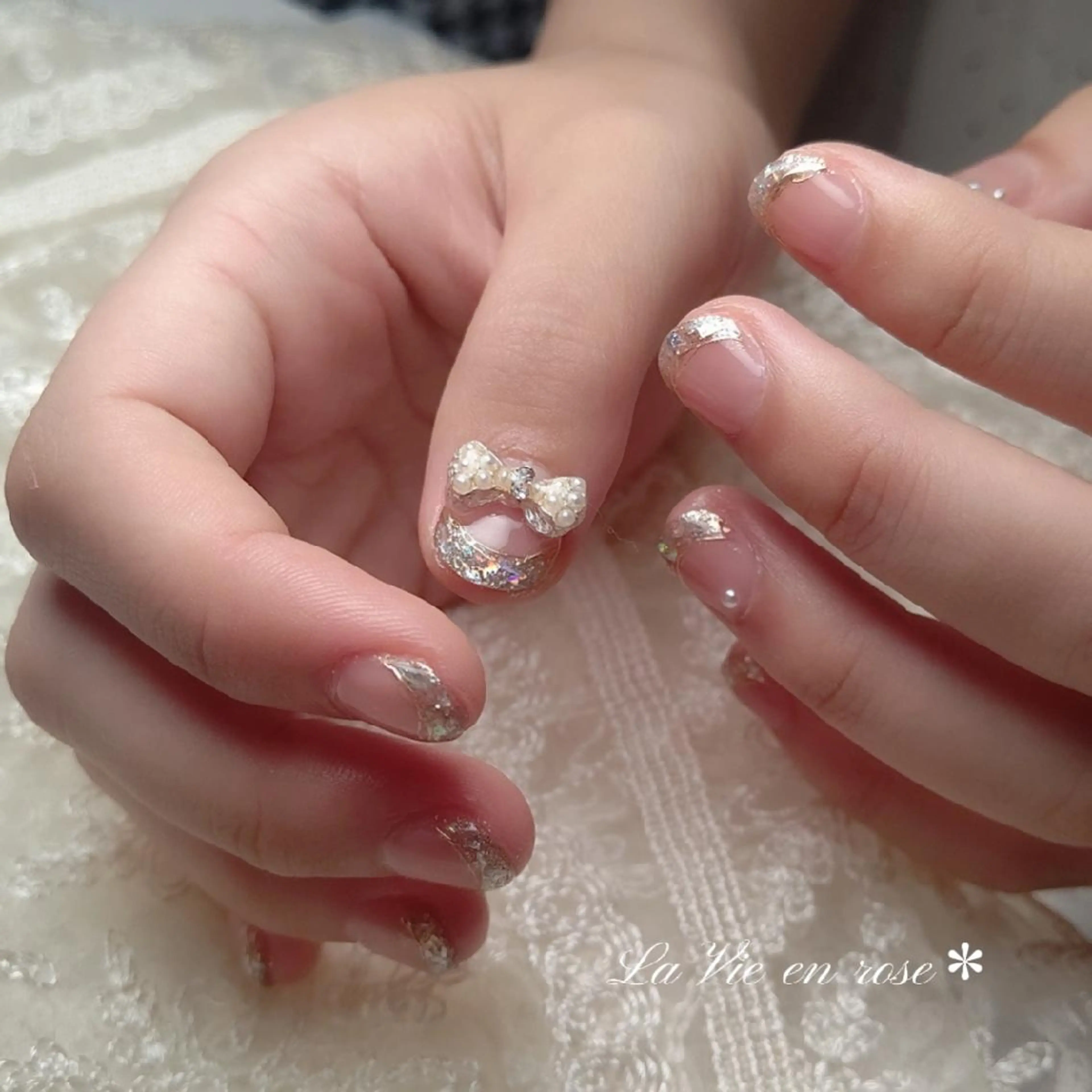 ネイル フレンチネイル ガラスフレンチ ラヴィアン ローズのネイルデザイン