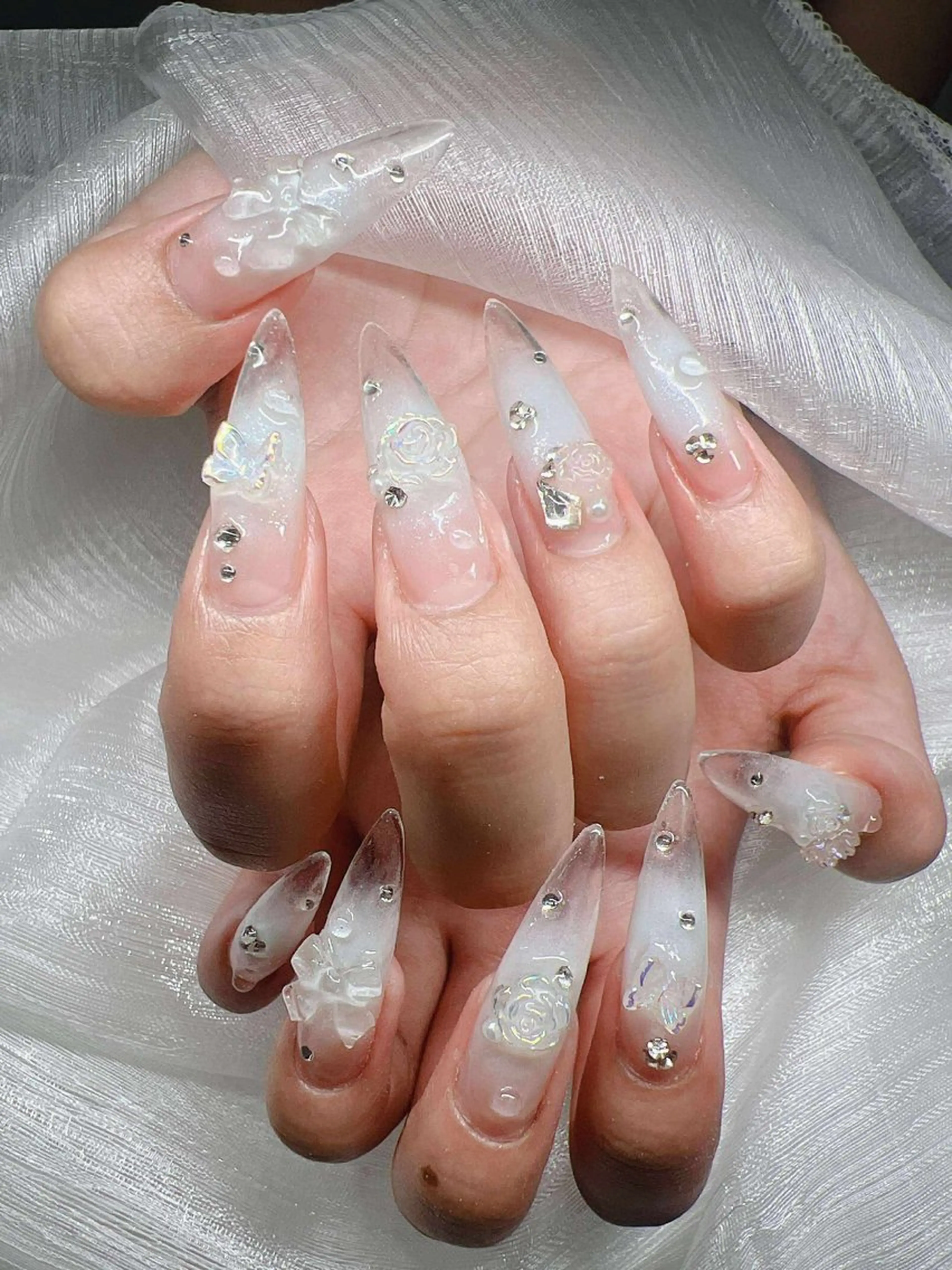 ネイル 長さ出し グラデーション 卒業式 キラキラネイル マグネットネイル ハンドネイル Lee Nailsのネイルデザイン