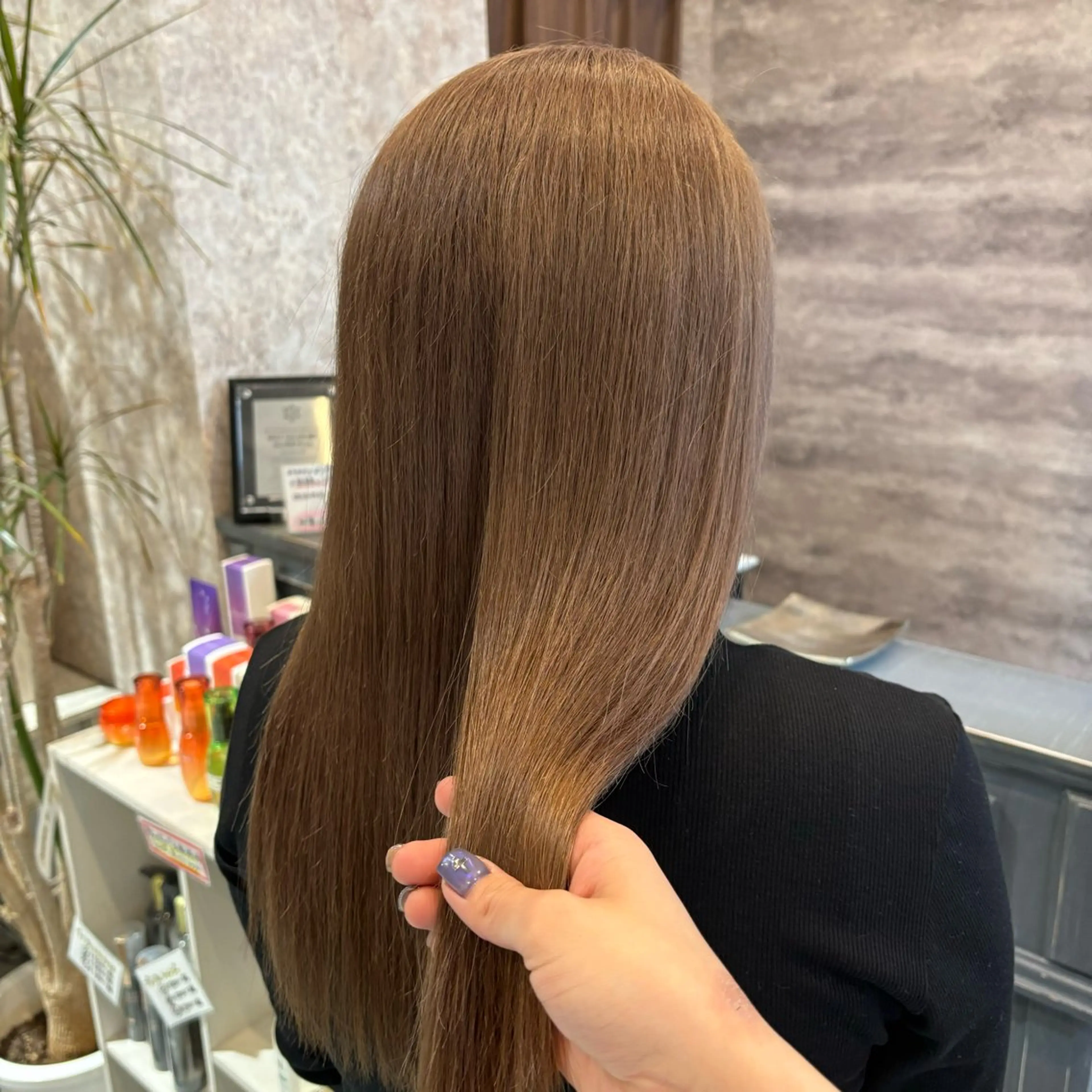 ロング ヘアカラー 牧野 夏子のヘアスタイル
