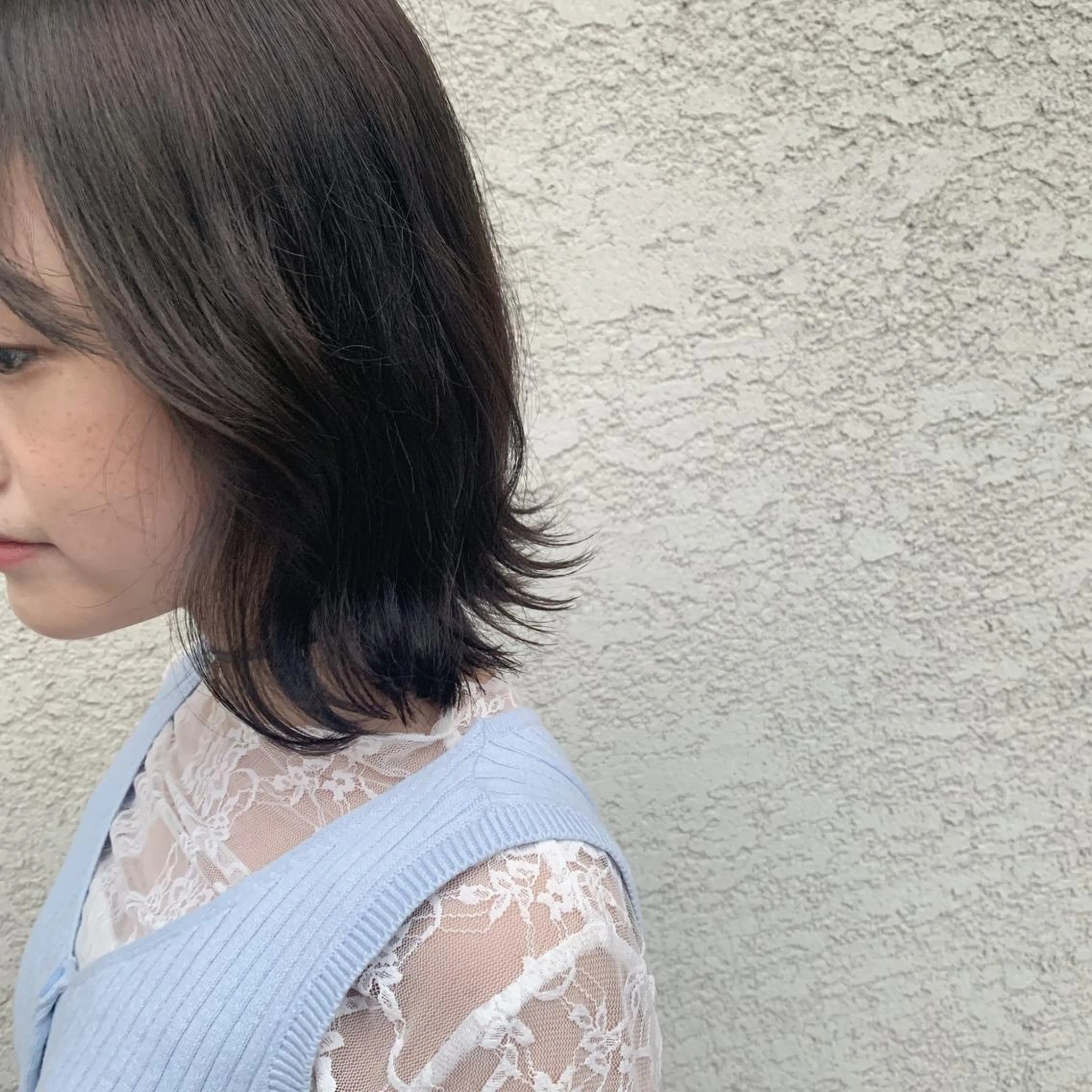 ショート カラー ヘアアレンジ ダークグレー ダークグレージュ グレージュ ボブ 韓国風ヘア 韓国×巻ける髪質改善 💍maki💍のヘアスタイル