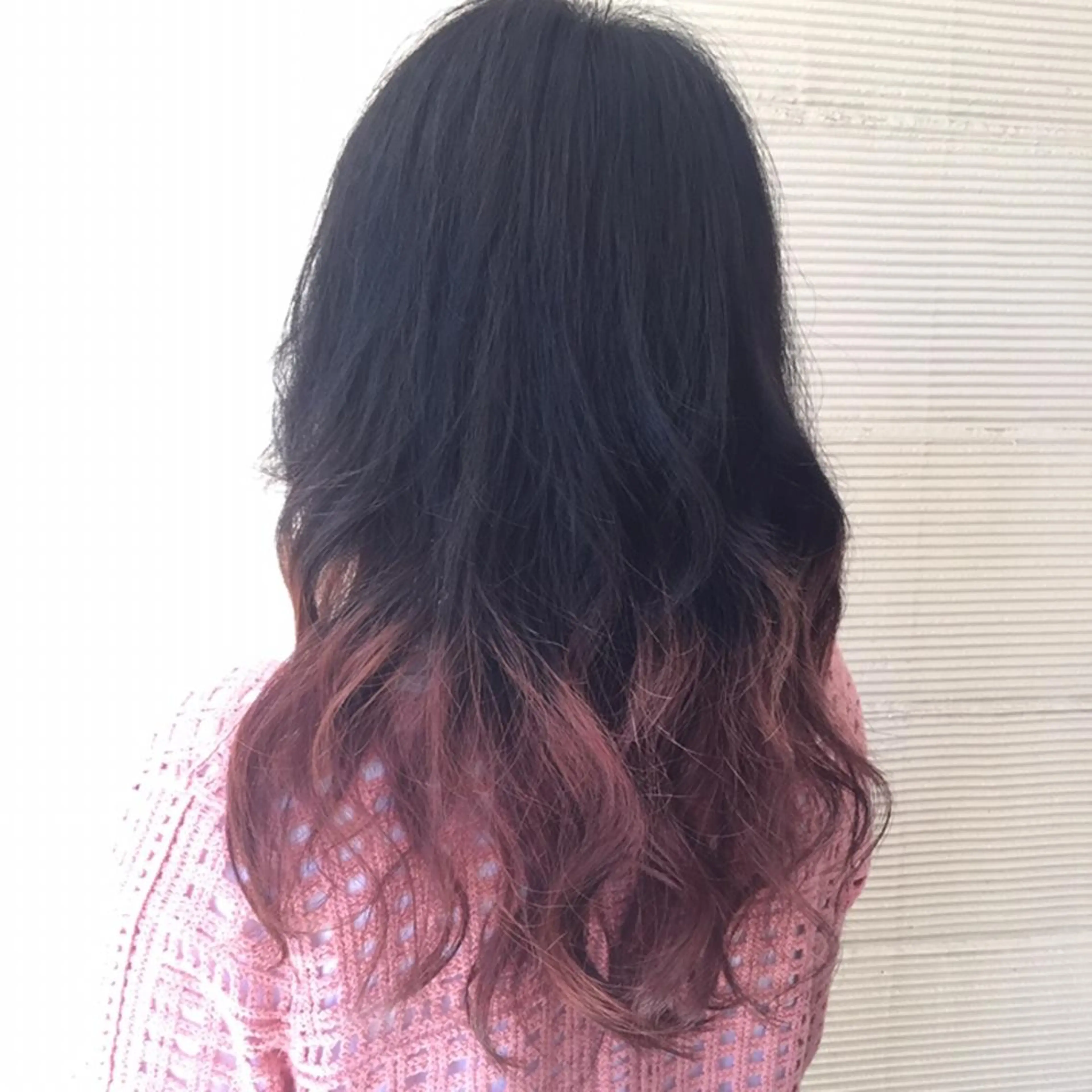 カラー グラデーションカラー レッドカラー 中林 由佳のヘアスタイル