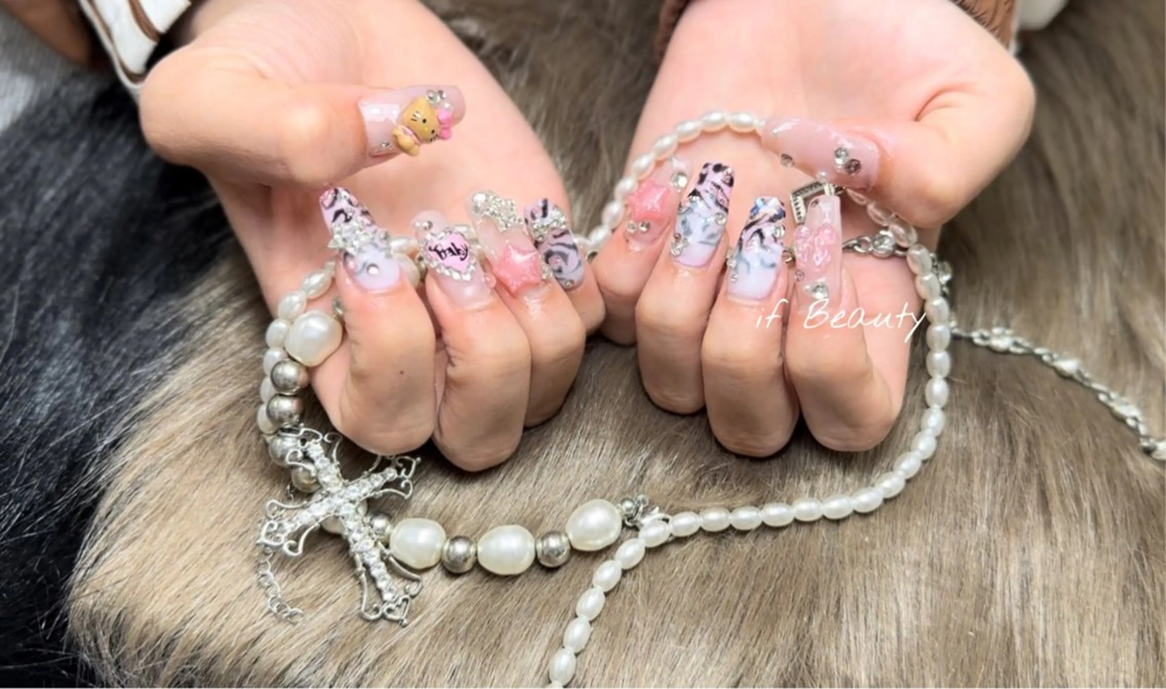 ネイル アートネイル ジェルネイル グラデーション パラジェル ワンホンネイル if Hair＆Nail Salon所属・IKA /海外ネイル /個性派/ワンホンのネイルデザイン