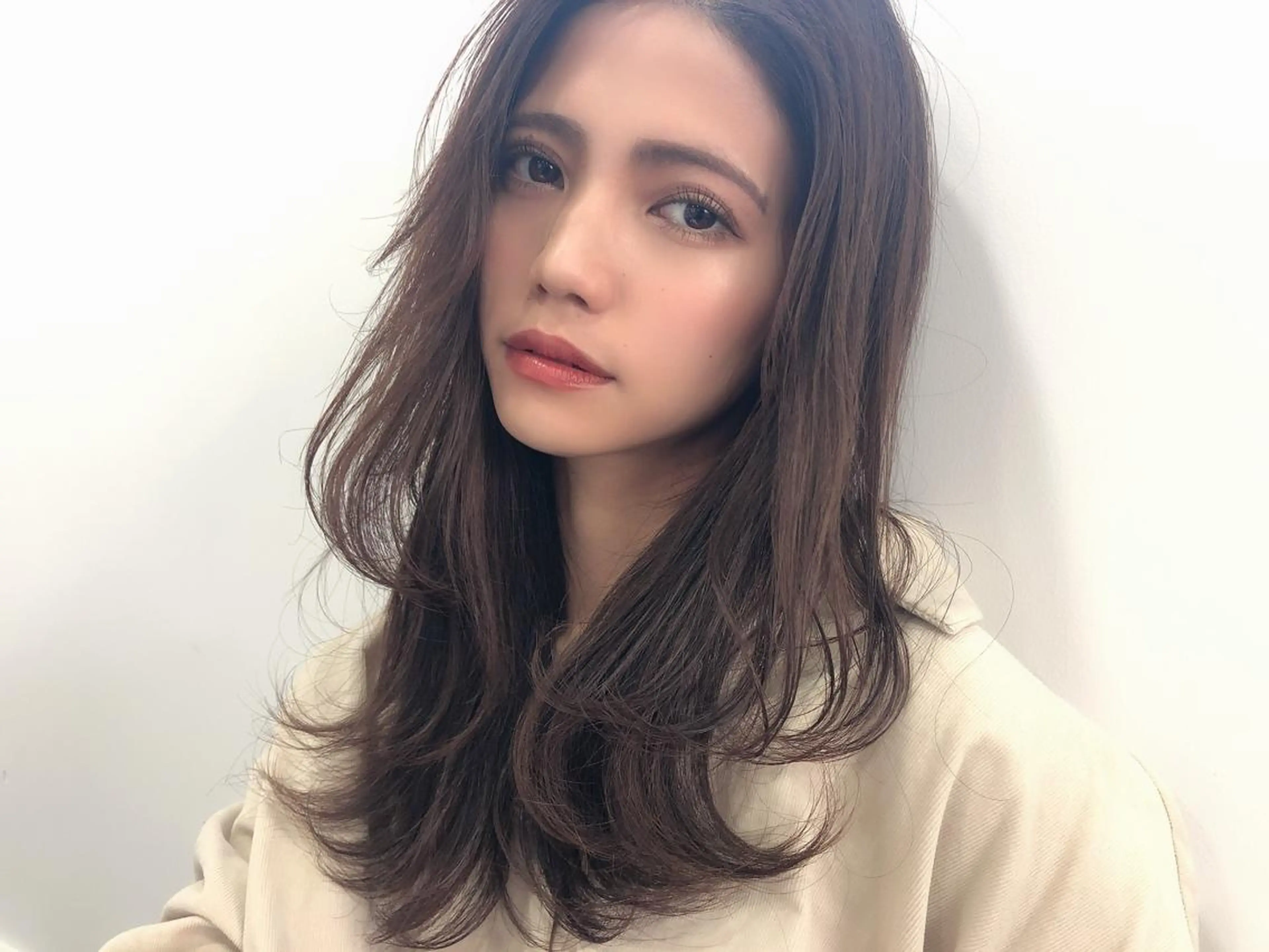 カラー ロング ブリーチ 小顔カット 🎊ルービック 京橋店💛のヘアスタイル