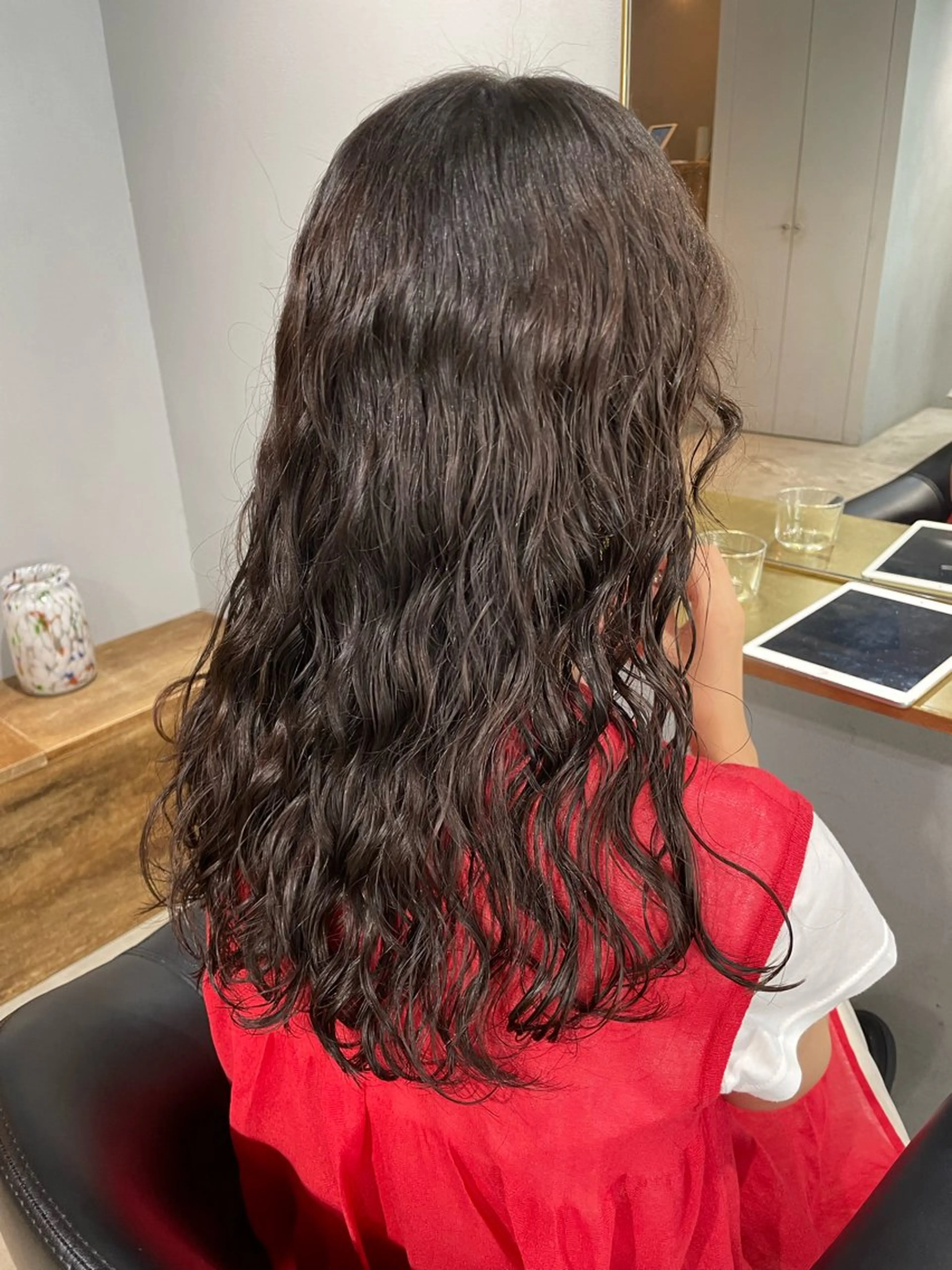 ロング カラー パーマ ベージュカラー ブリーチ ブラウンカラー ブラウンベージュ 髪質改善 カット ヘアカラー パーマ トリートメント 【arc】Ruri コテ巻き風パーマのヘアスタイル