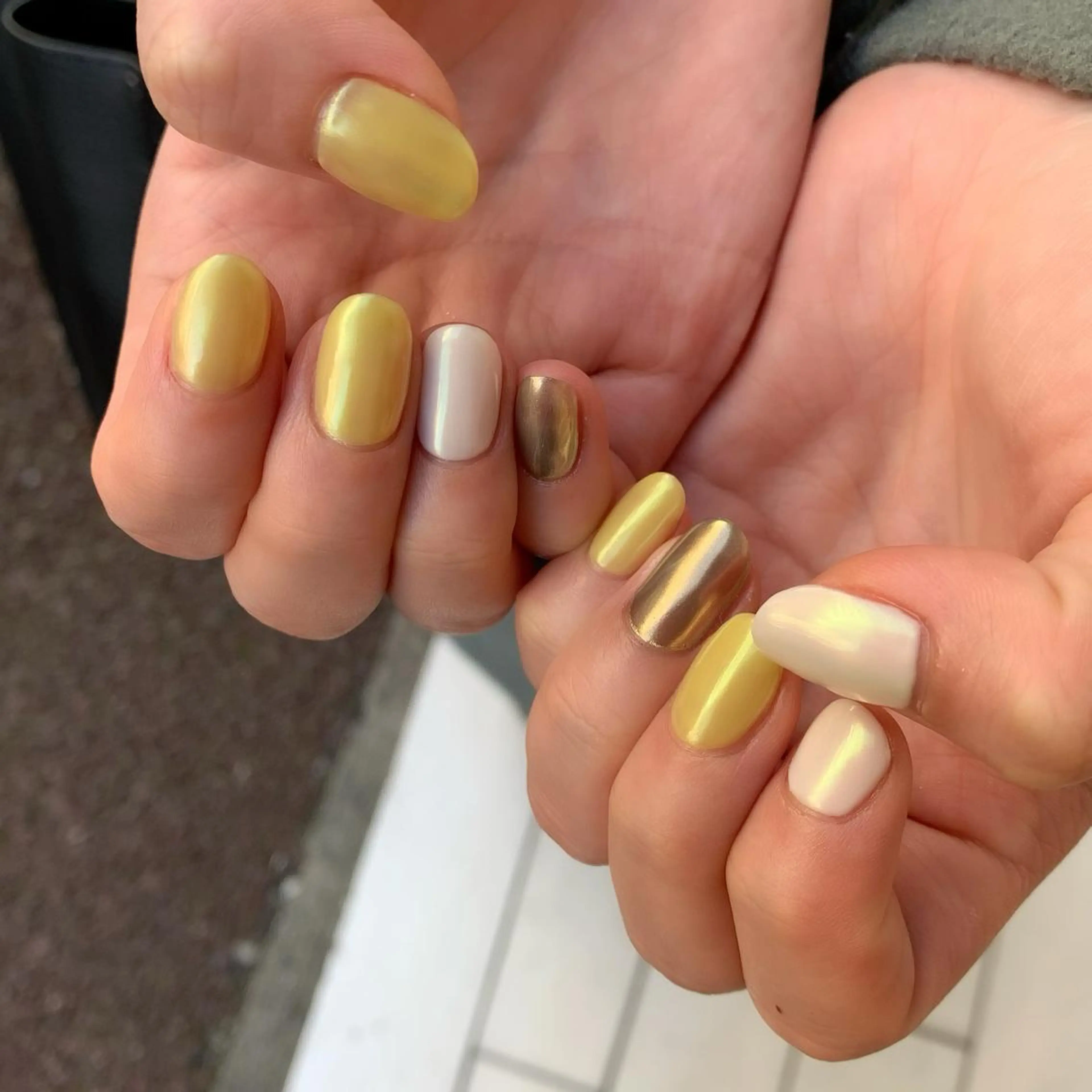 ネイル オーロラネイル 持ち込み ハンドネイル 鈴木 まゆのネイルデザイン