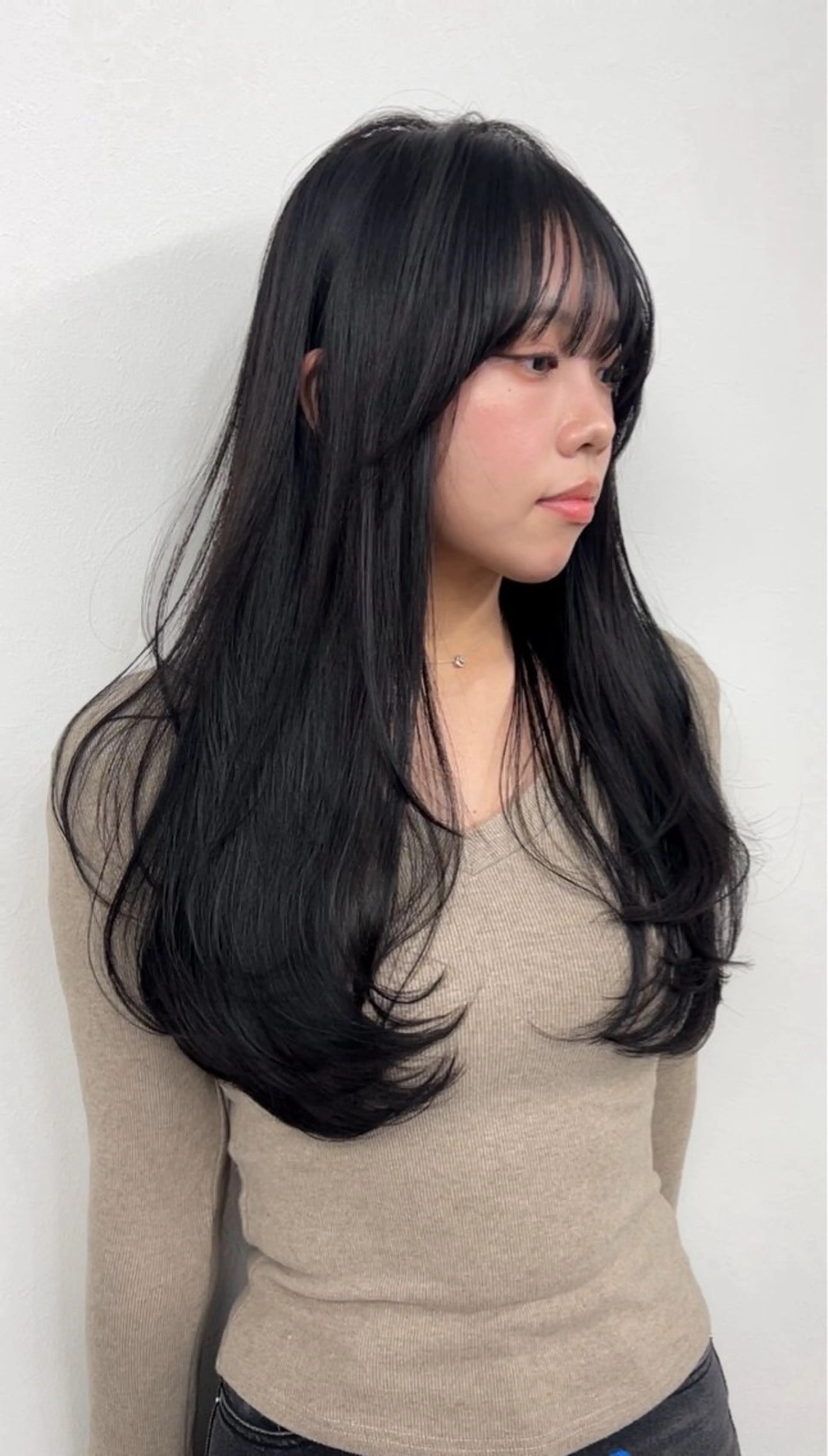 ロング カット ヘアカラー レイヤー透明感カラー AIKAのヘアスタイル