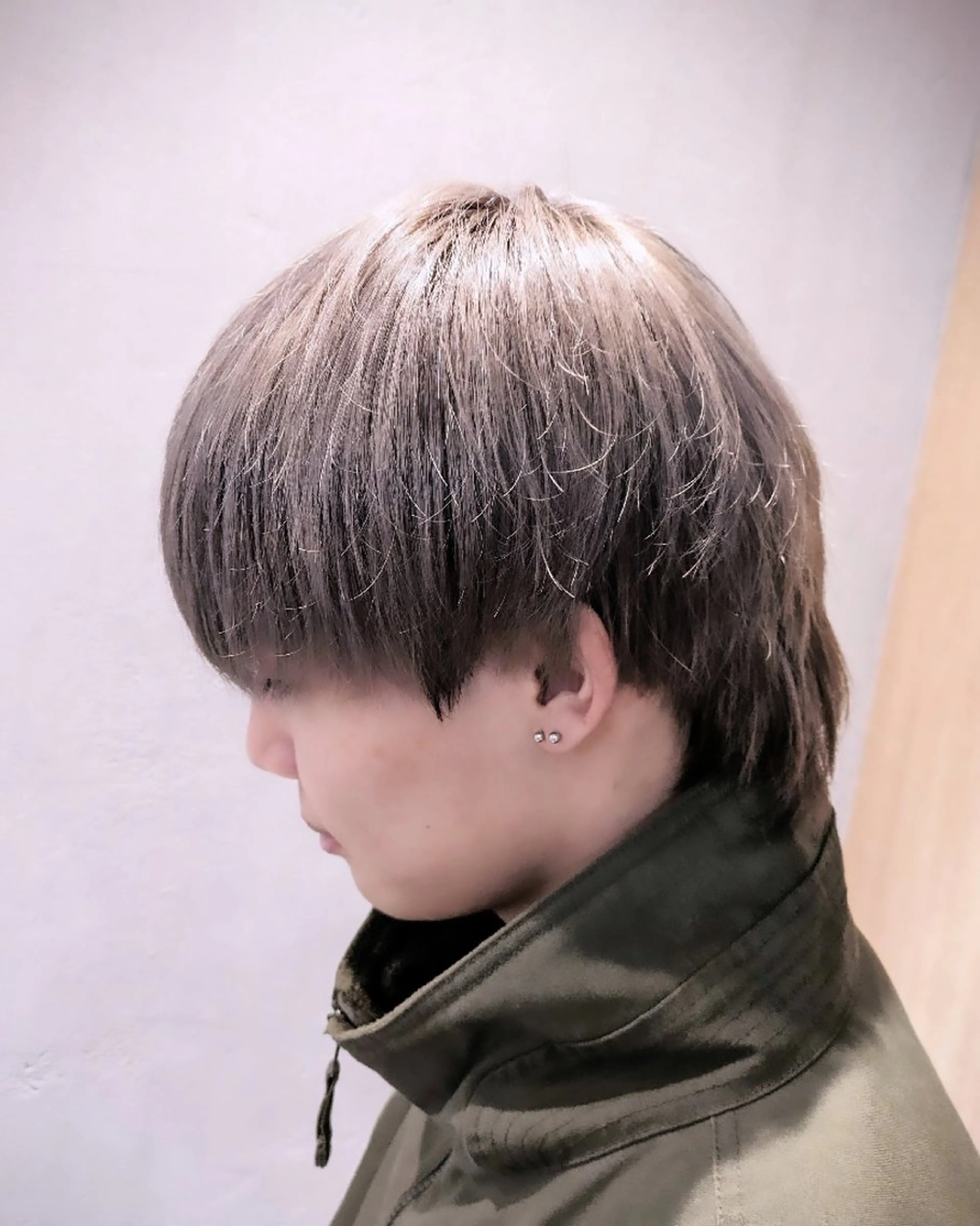 カラー ブリーチ 透明感カラー シルバー men's salon Gaudi三宮店所属・こだっく /メンズカットのヘアスタイル