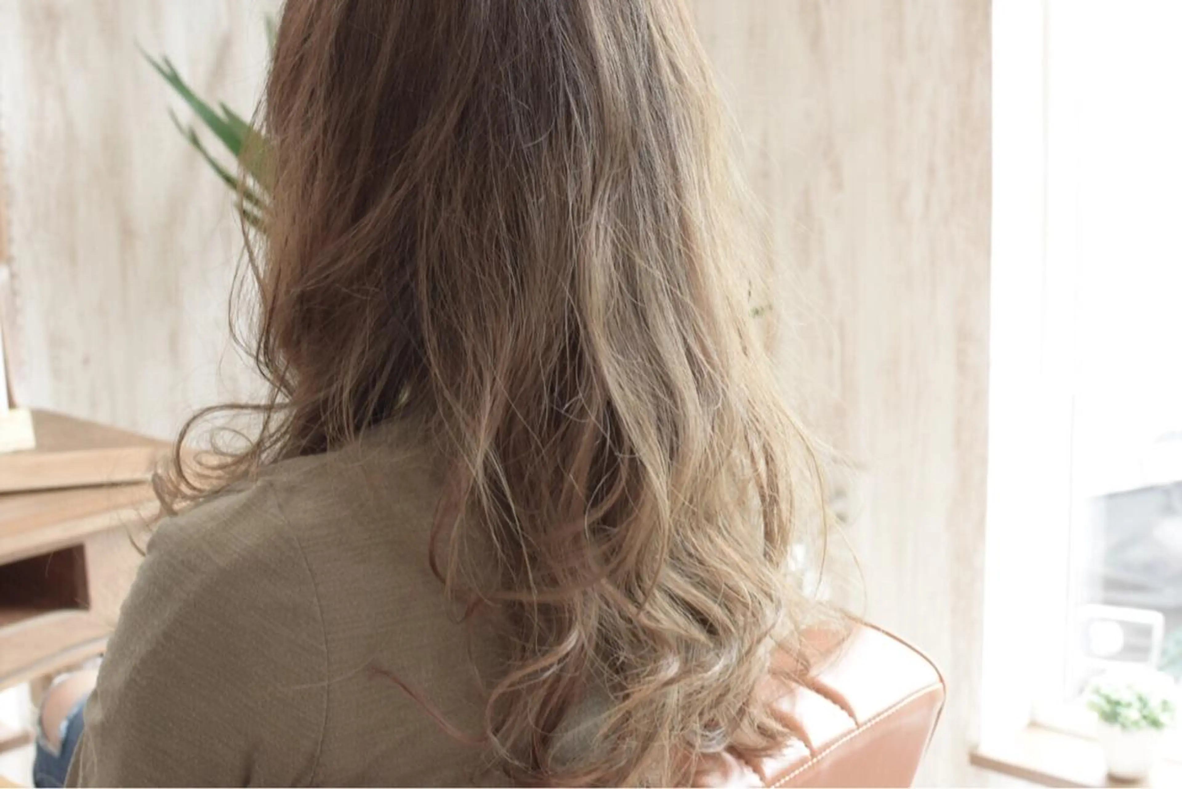 ロング ハイライト 小野 修平のヘアスタイル