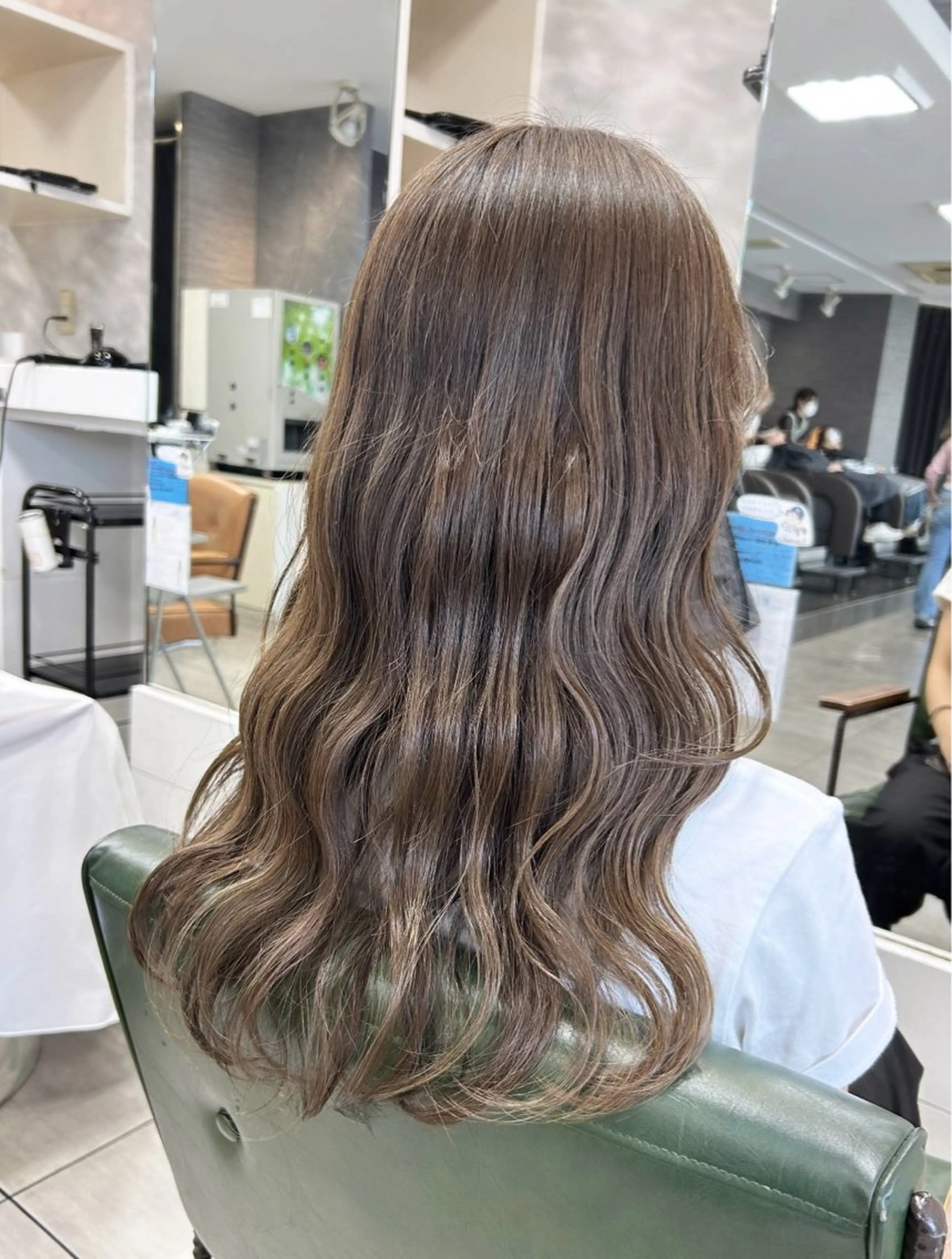 ロング カット ヘアカラー 🫧艶髪カラー🫧 森本くるみのヘアスタイル