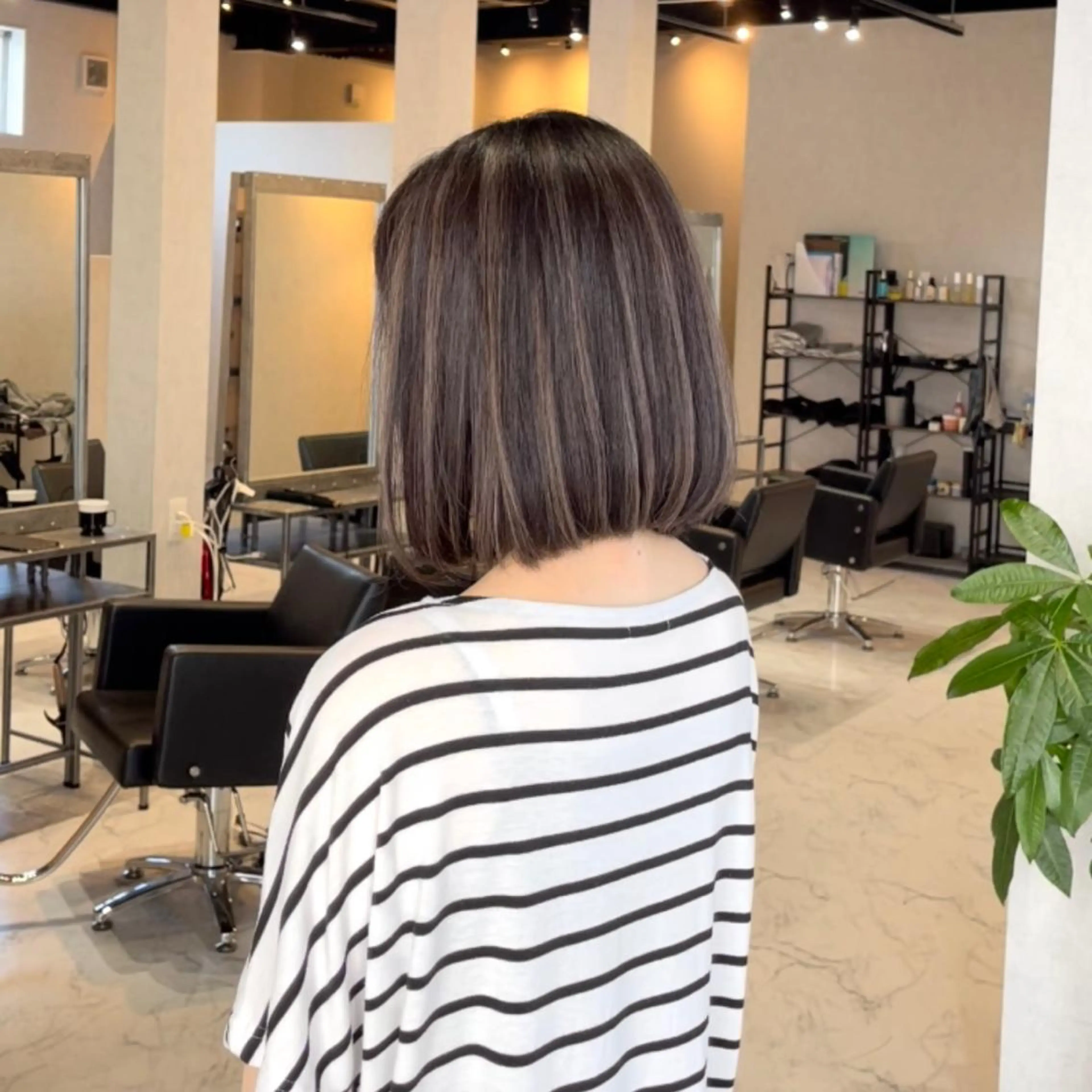 ショート カラー ヘアアレンジ バレイヤージュ デザインカラー ハイライトカラー 外国人風カラー ハイライト カット ヘアカラー トリートメント アンドウ ユウ/ レイヤーカット/韓国のヘアスタイル