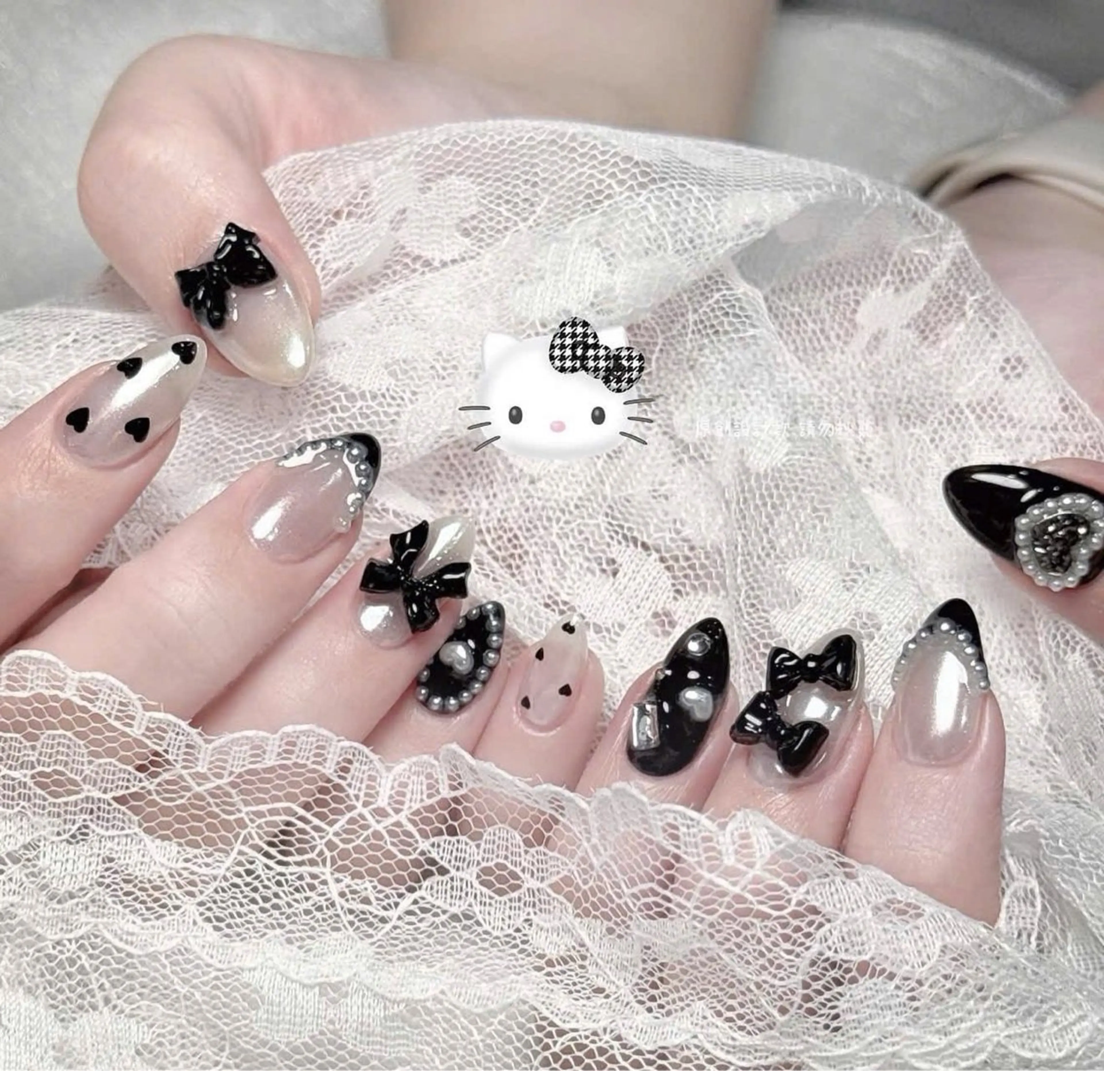 ネイル フレンチネイル キラキラネイル マグネットネイル ミラーネイル ニュアンスネイル ハンドネイル Lyn TA Nailのネイルデザイン