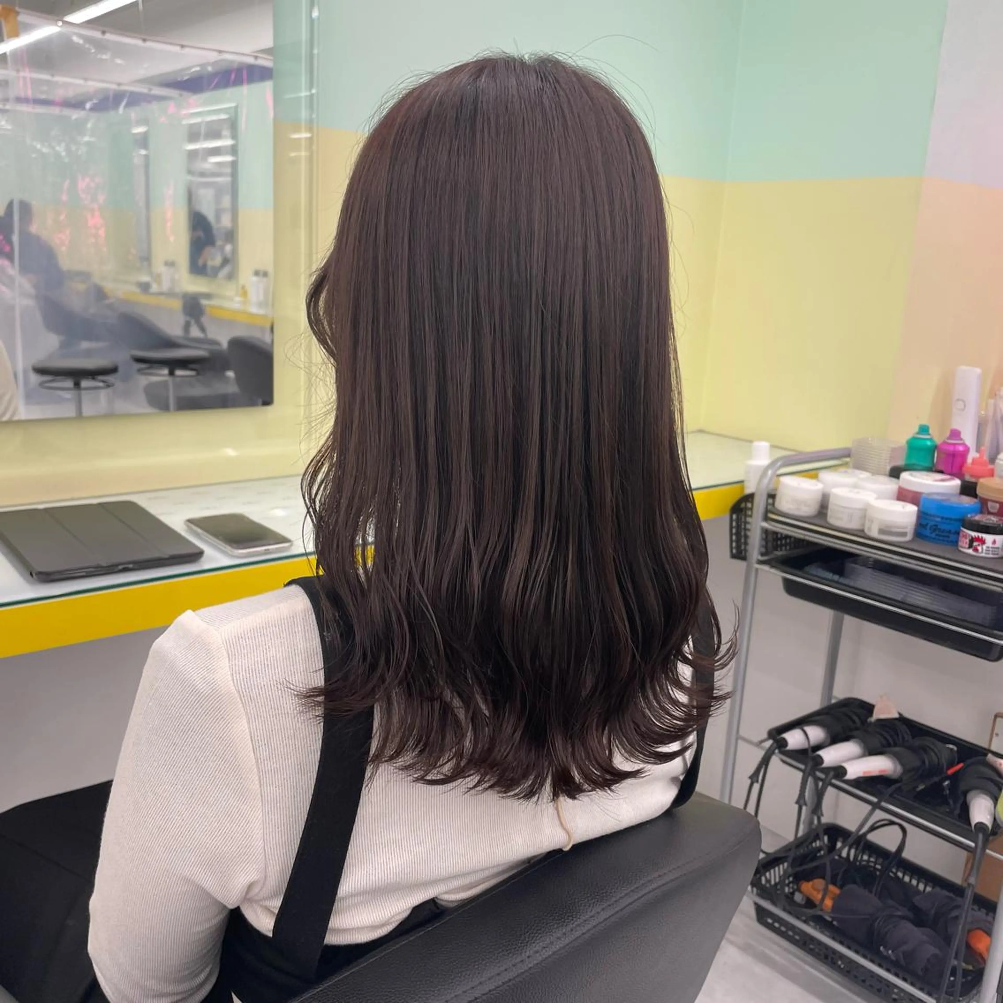 ミディアム カラー ヘアアレンジ カット ヘアカラー トリートメント ヘッドスパ ヘアセット ☁️縮毛矯正✖️ 赤み消し☁️りくのヘアスタイル