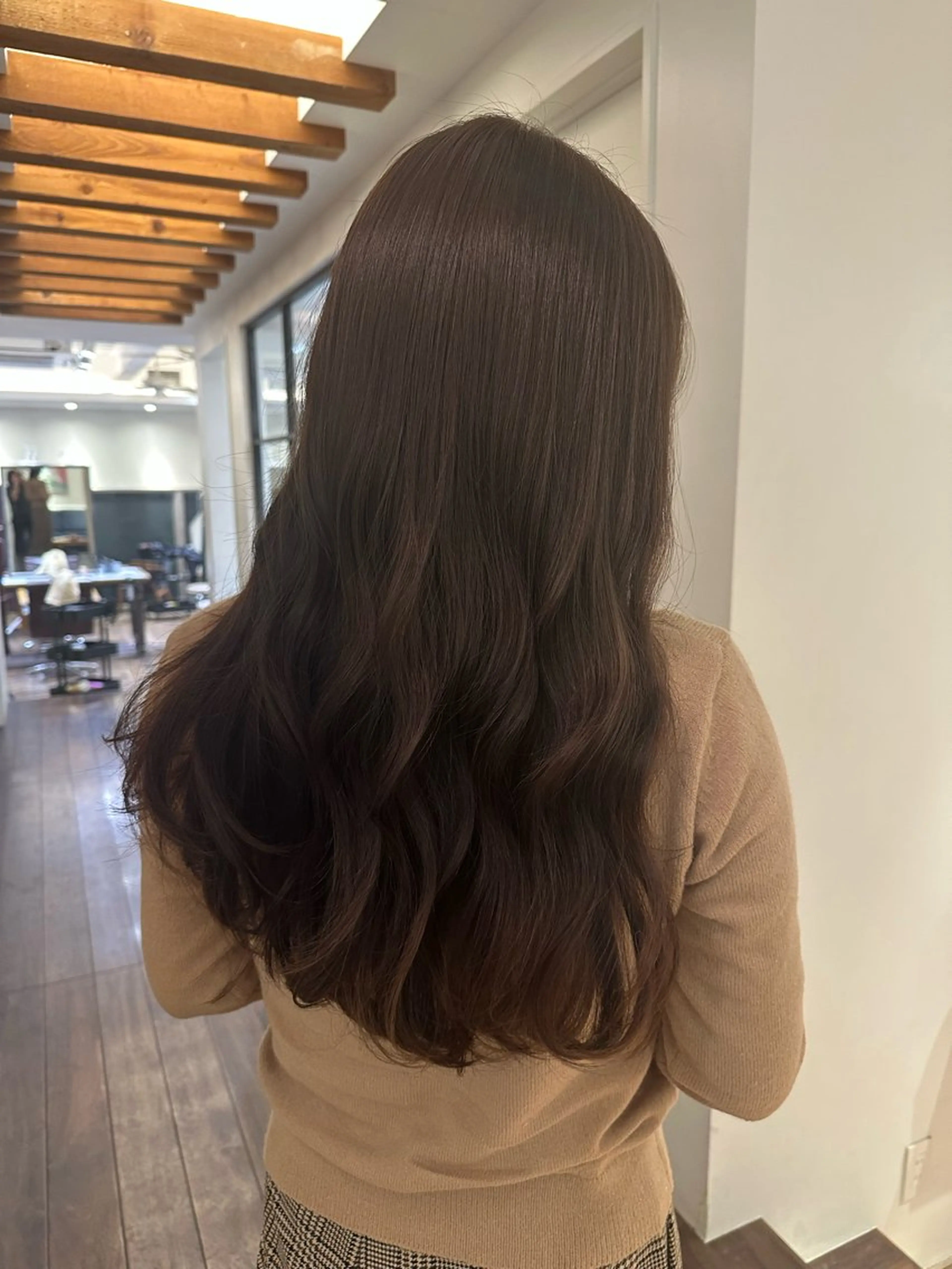 ロング カラー ベージュカラー ココアベージュ ヘアカラー トリートメント ヘッドスパ 安丸 結夏のヘアスタイル