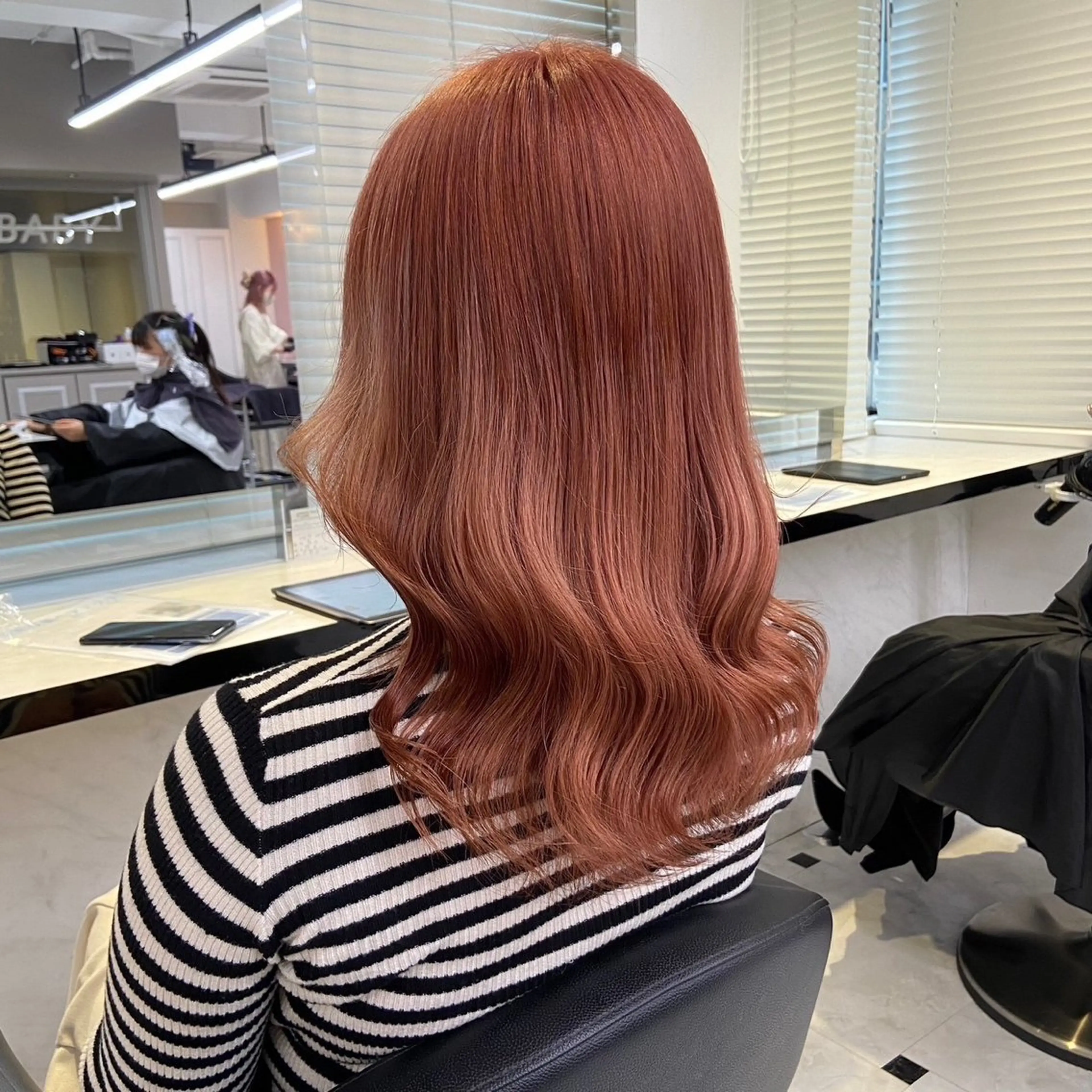 ロング ピンクブラウン 髪質改善 トリートメント ヘアカラー 大人上品🤍明るめ ベージュ🤍REOのヘアスタイル